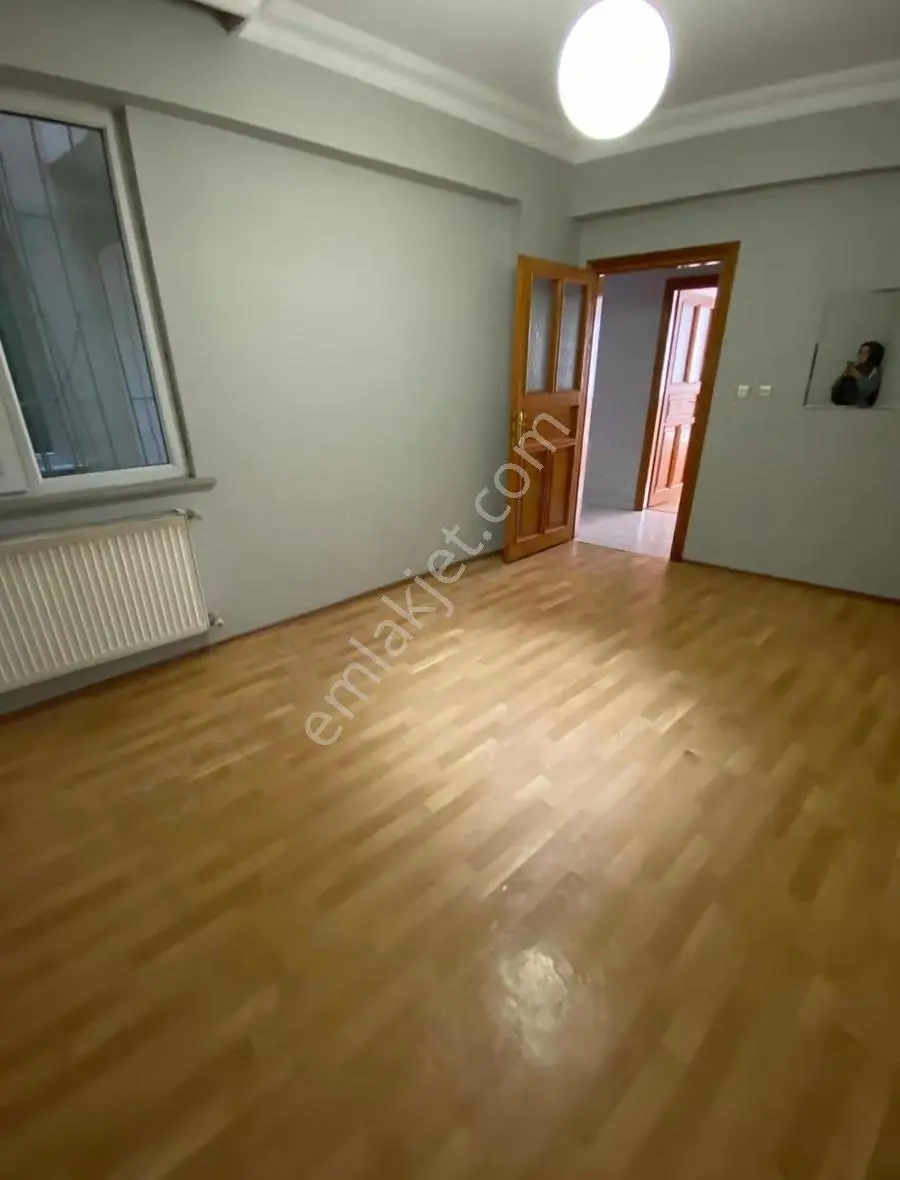 Bayrampaşa Hürriyet Sokakta 3+1 Kiralık Daire ! - Görsel 3