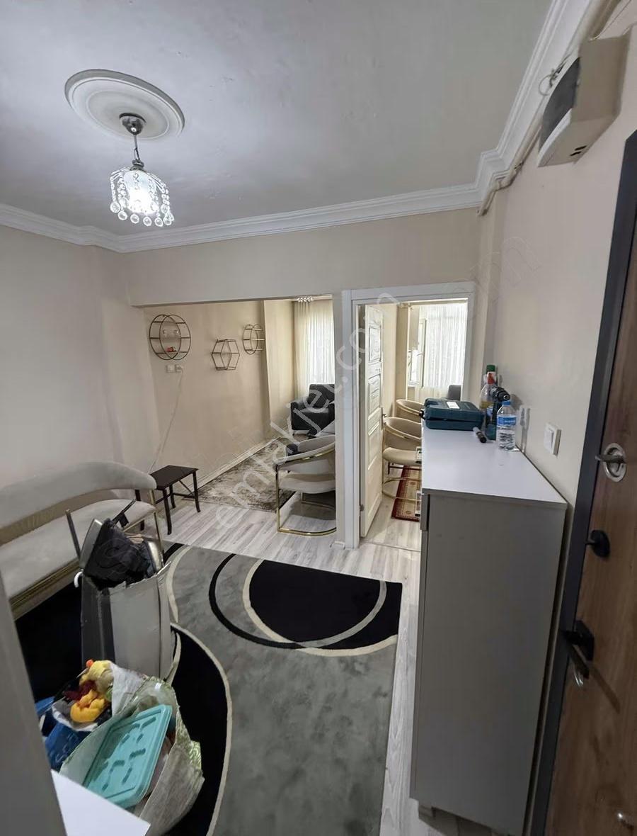 Bayrampaşa Yenidoğan'da Kiralık Eşyalı 2+1 Daire (metroya Yakın)