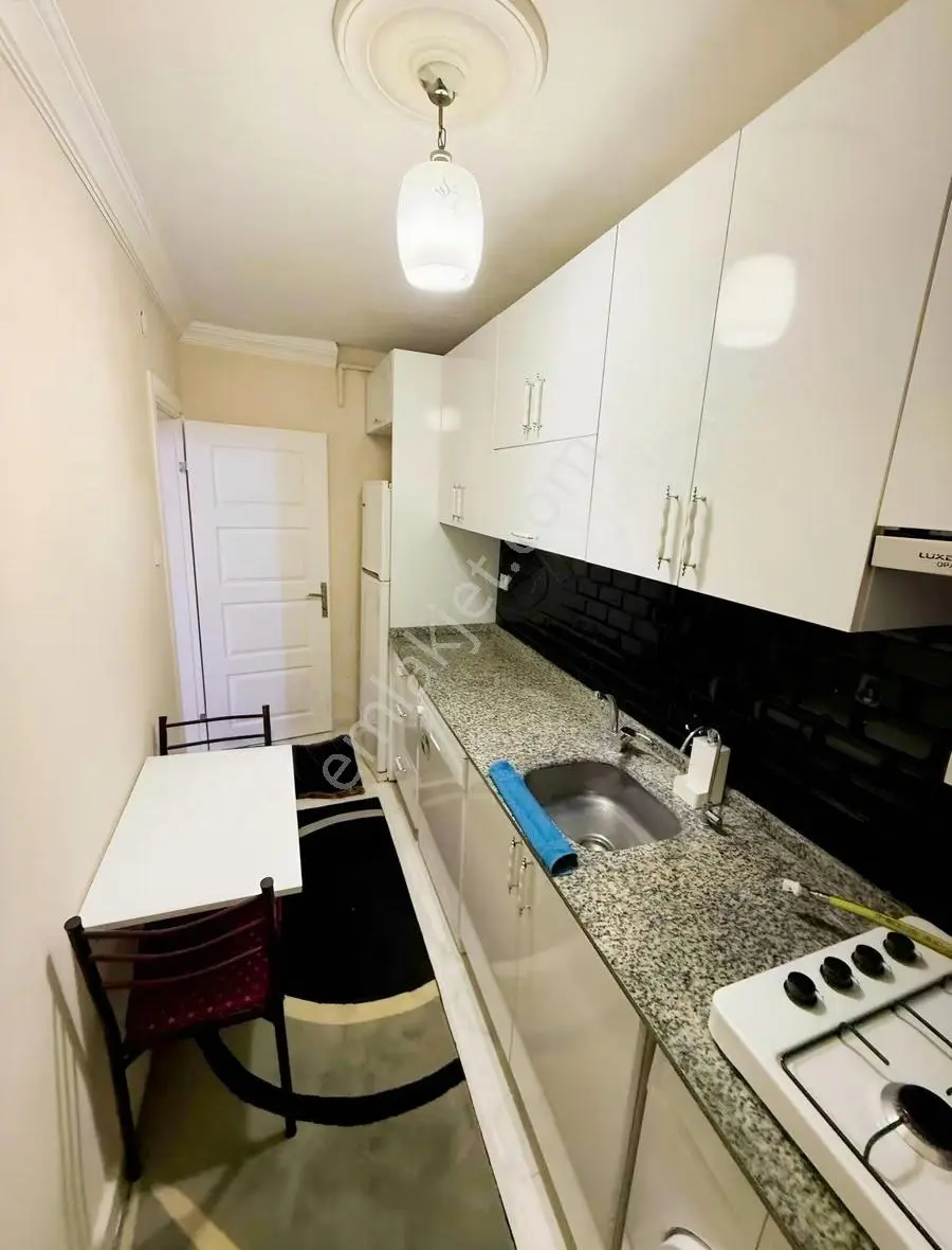 Bayrampaşa Yenidoğan'da Kiralık Eşyalı 2+1 Daire (metroya Yakın) - Görsel 2