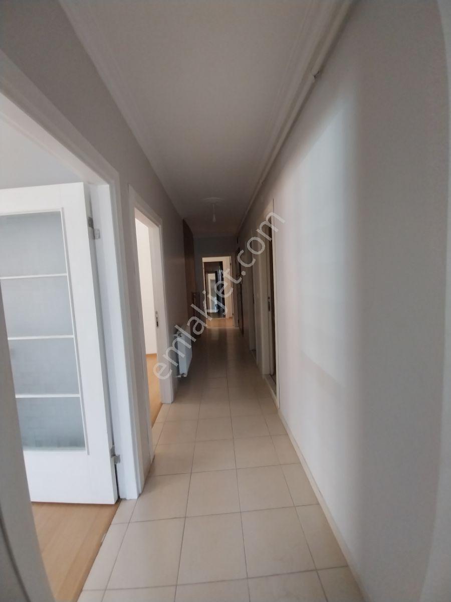 Merkezi Konumda Caddeye 3. Binada Kaçırılmaz Fırsat - Görsel 11