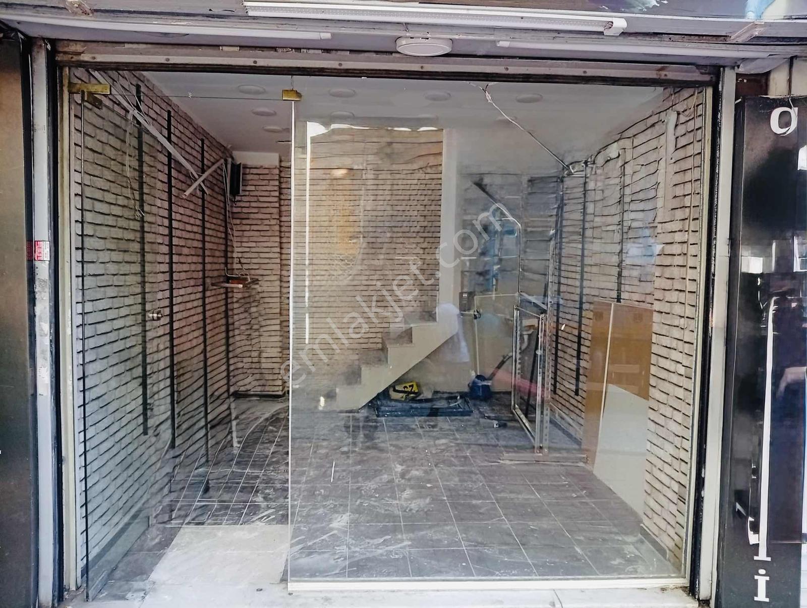 Yenikapı Fatih Satlık Dükan 20 M2 Üstü 15 M2