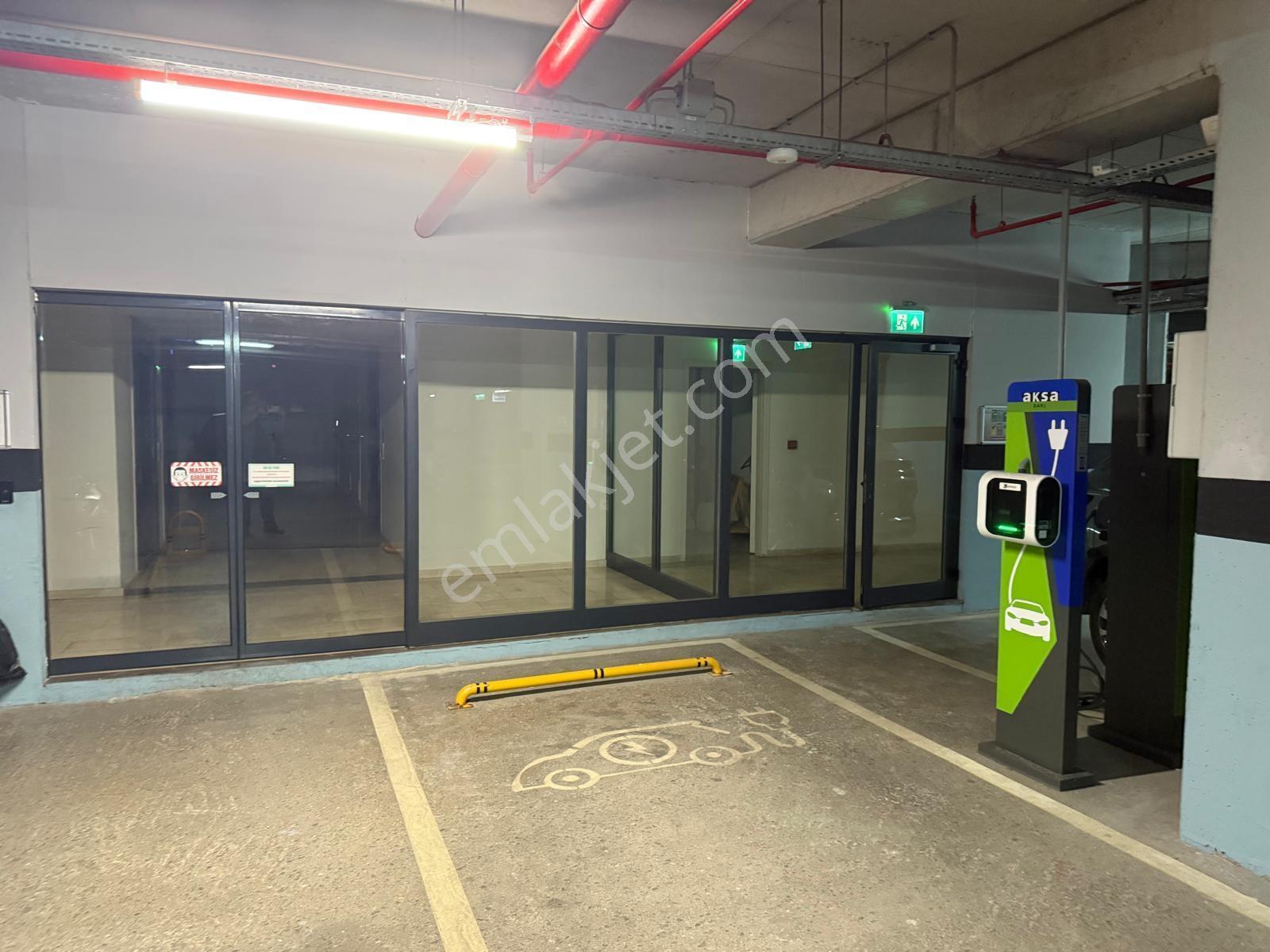Kartal Da E-5 Üzeri 415 M2 Deniz Ve Adalar Manzaralı Ofis Katı