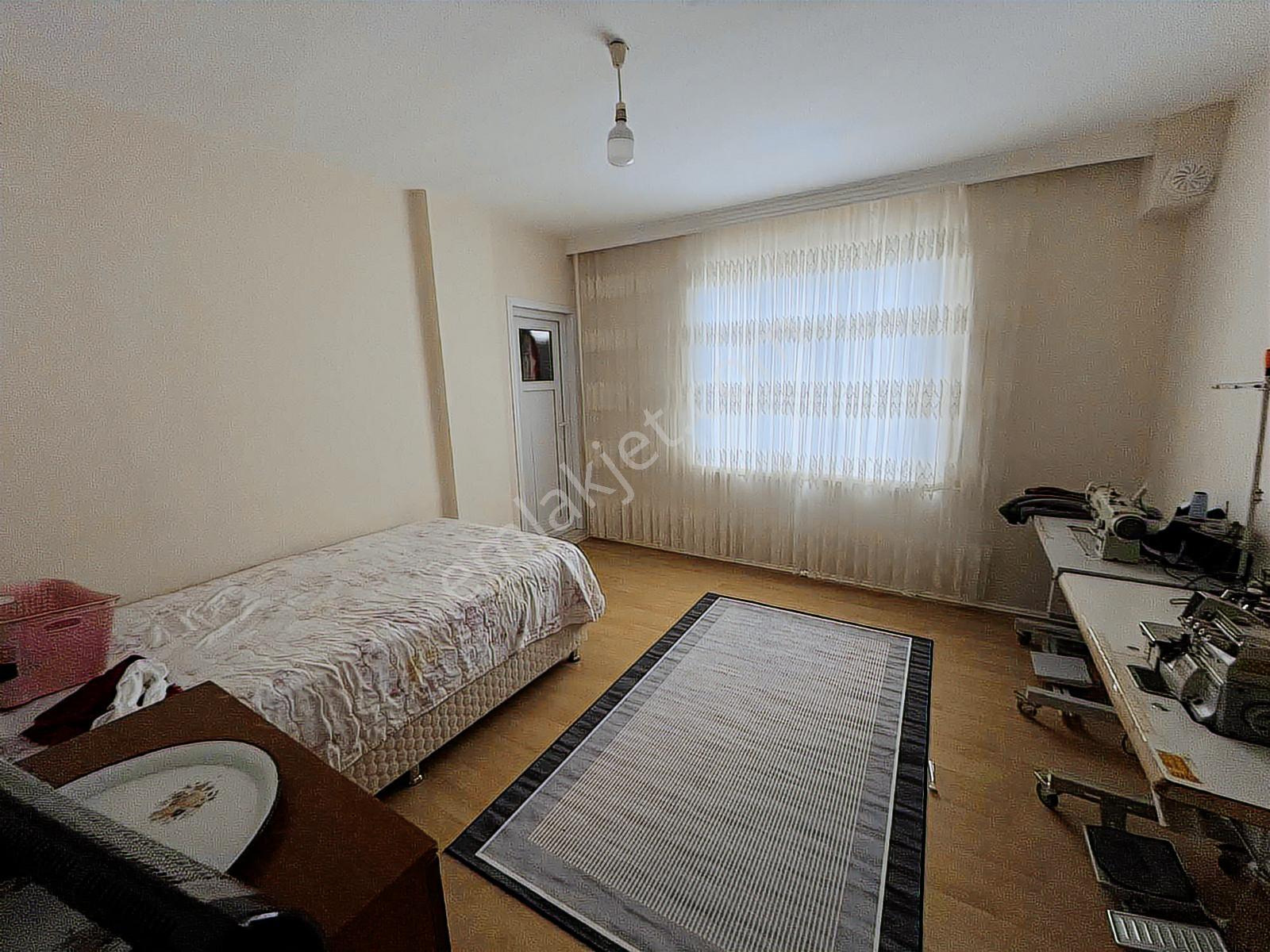 Sultanbeyli Turgut Reis'te 220 M² Arsa İçinde 2 Daire 1 Dükkan - Görsel 15