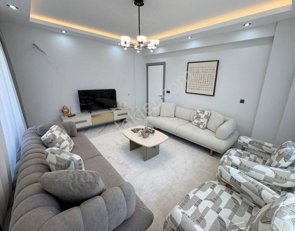 Uzunalioğlu Gayrimenkul`den Karabağlar`da 2+1 Eşyalı Kiralık