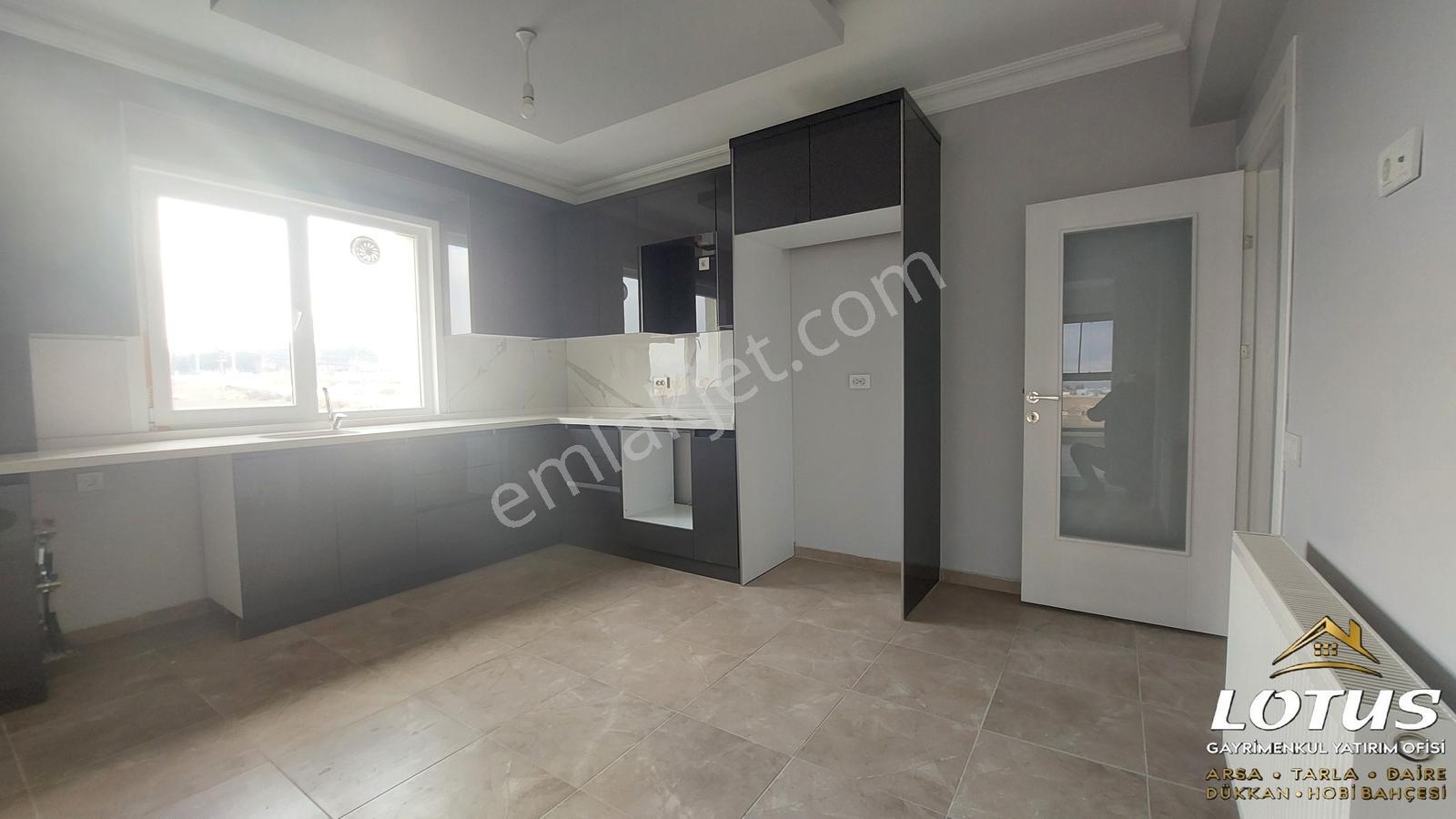 Lotus Tan Kıbrısköyü Cadde Üzeri Süper Daire - Görsel 24
