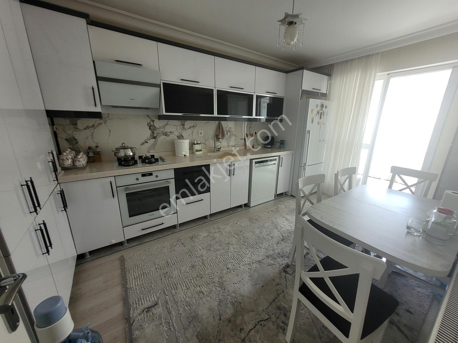 Güney Cephe Geniş Balkonlu Masrafsız, Taşınmaya Hazır 3+1 Daire - Görsel 23