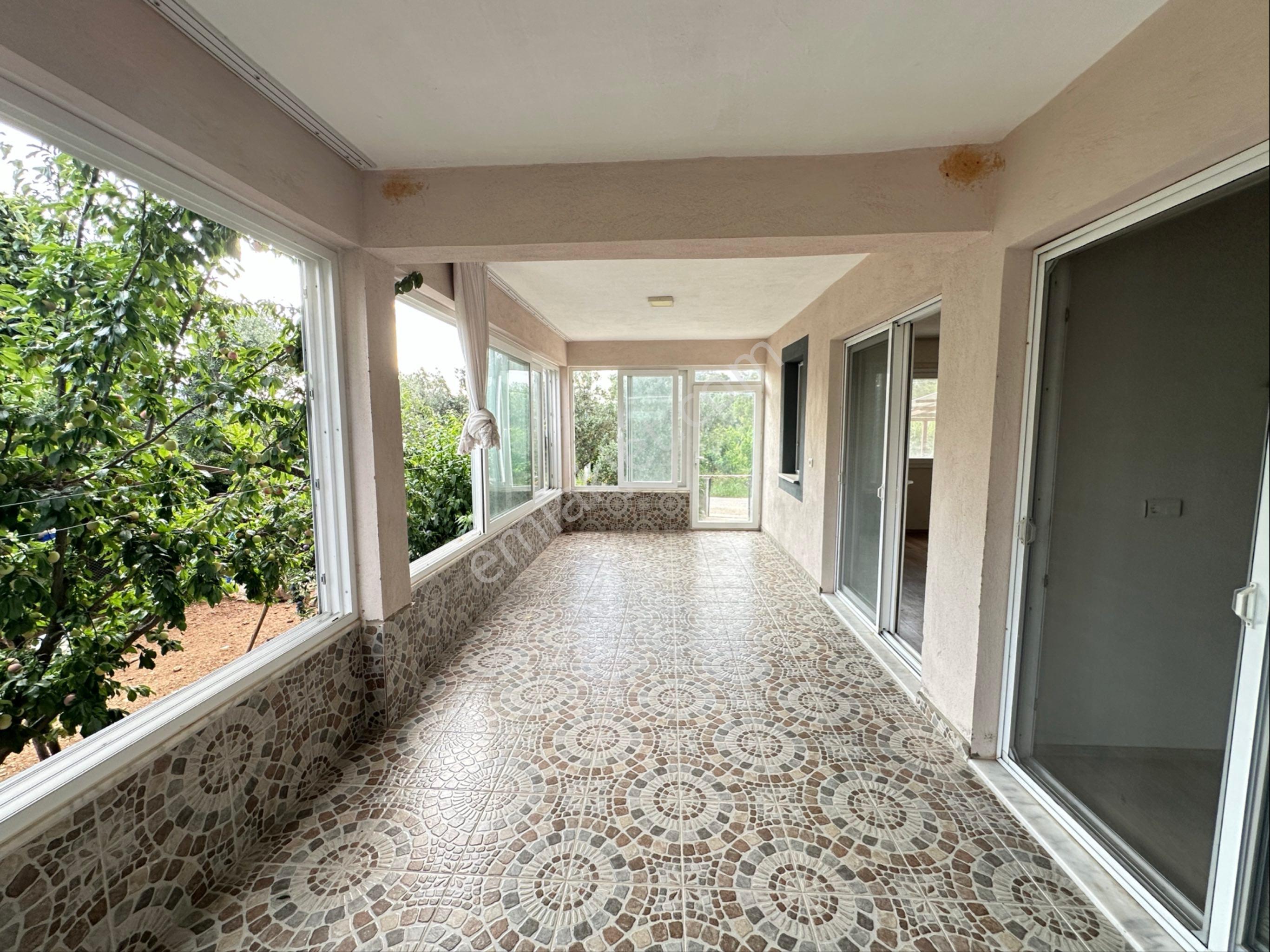Fethiye Bozyer Mahallesinde Anayola Cephe 2+2 Kapalı Mutfak 140 M2 - Görsel 13