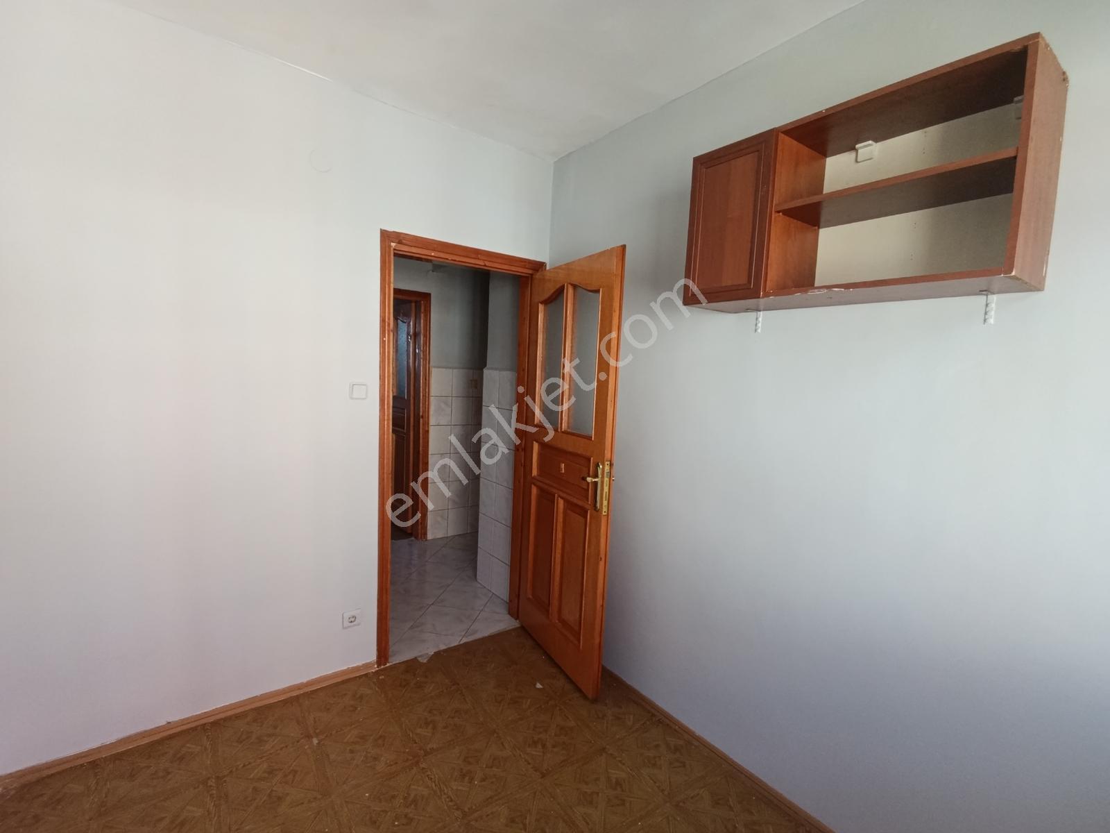 Yedikule'de Sahil Manzaralı Kiralık 2+1 Daire +teras Özel Alan - Görsel 10