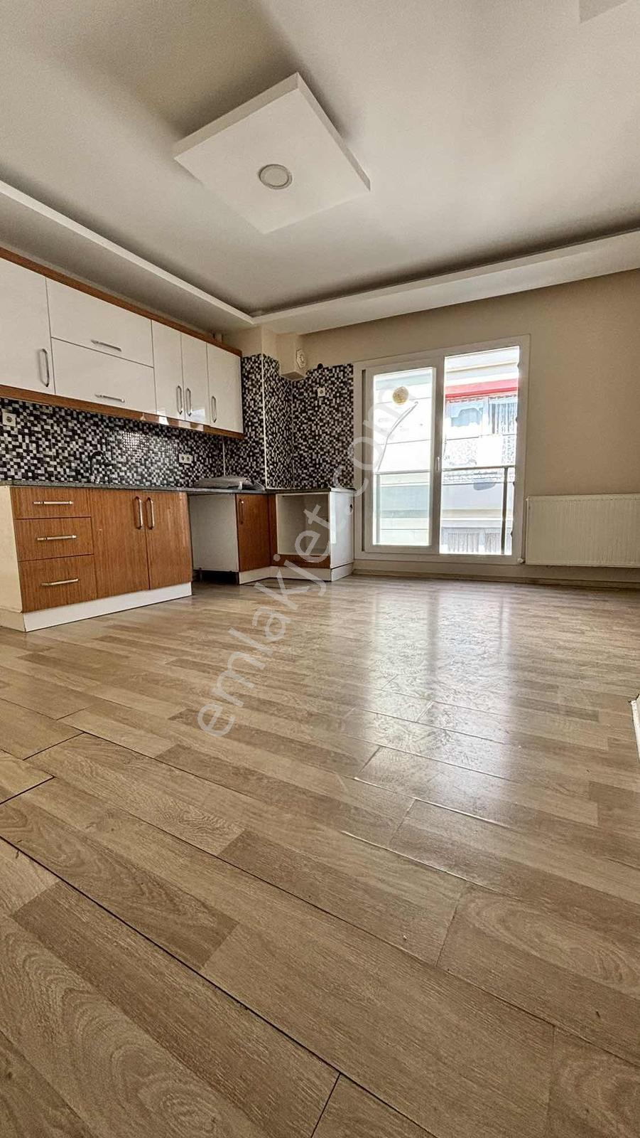 Bornova Merkezde Kiralık 1+1 Daire - Görsel 20