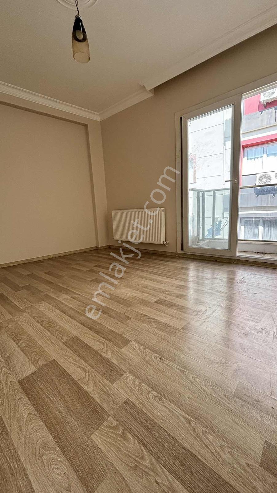 Bornova Merkezde Kiralık 1+1 Daire - Görsel 19