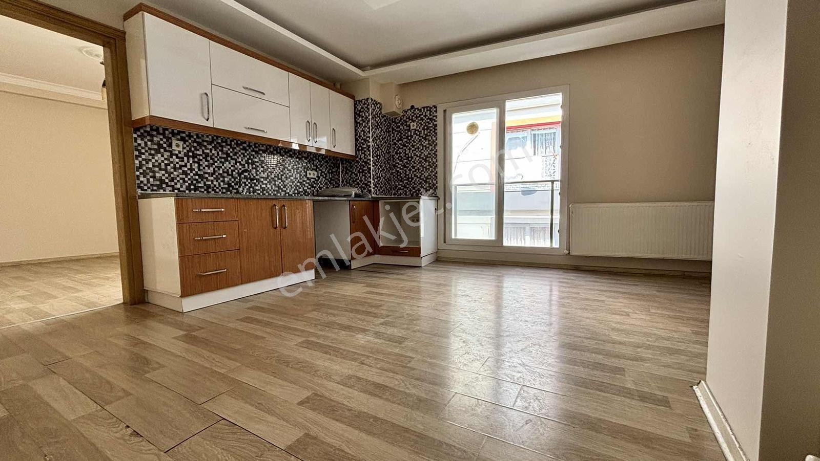 Bornova Merkezde Kiralık 1+1 Daire - Görsel 3