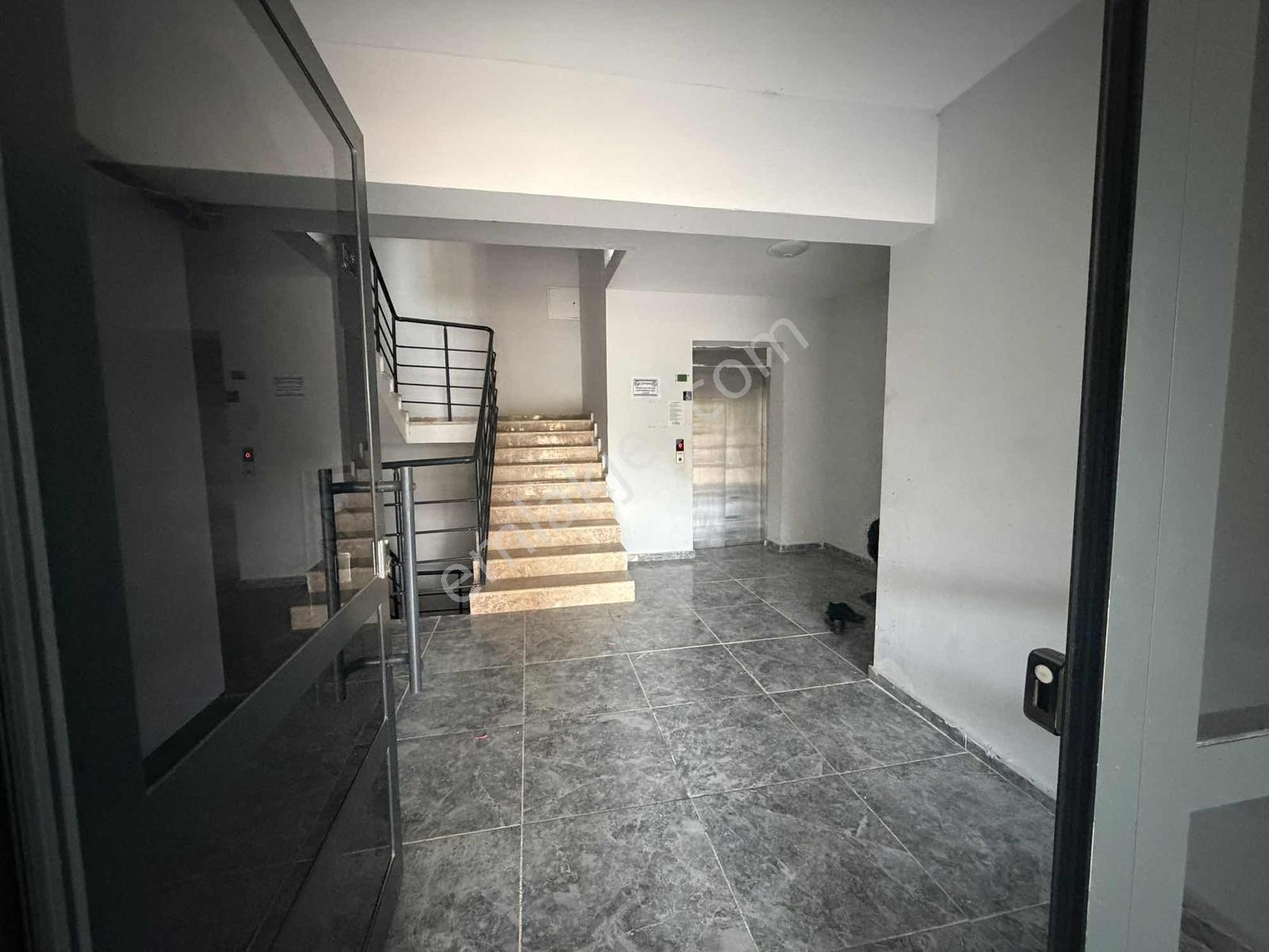 Acil Yakacıkta 4+1 170 M2 Satılık Daire - Görsel 11