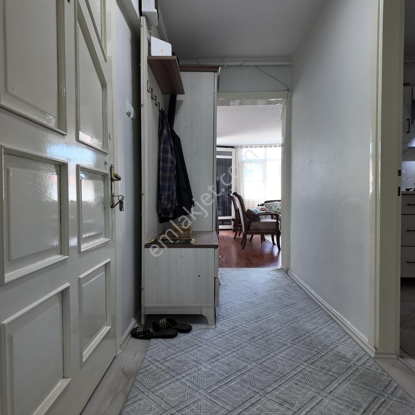 Ragıpbey Tahirün Caddesi Arkasında Bakımlı 120 M2 3+1 Daire - Görsel 13