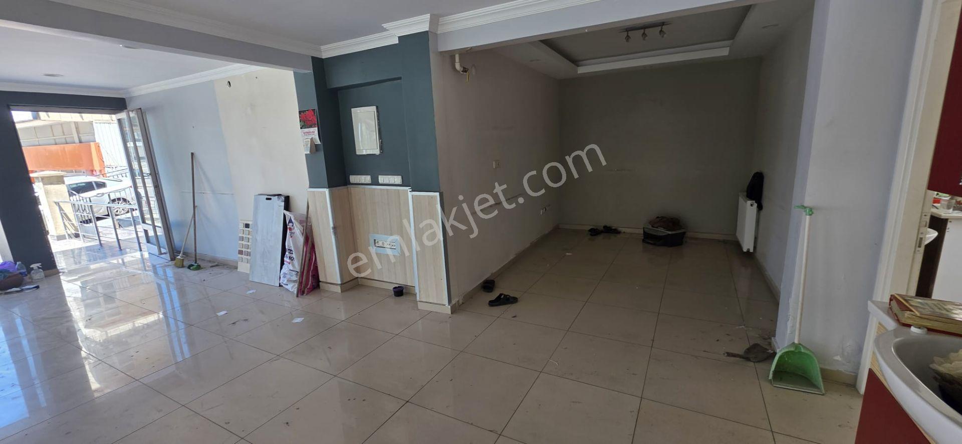 İdealtepe'de, Ana Cadde Üzerinde , Minübüs Yolunda,180 M2 Dükkan - Görsel 22