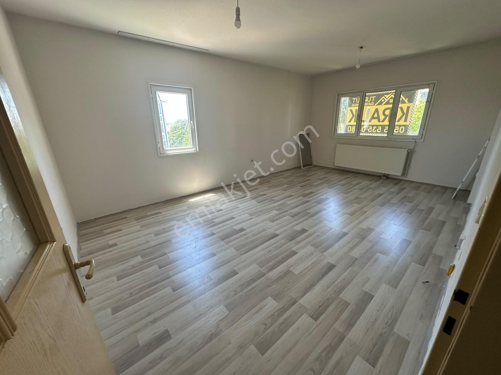 Korucuk'ta Kiralık 3+1 Ara Kat Daire - Turgut Gayrimenkul - Görsel 11