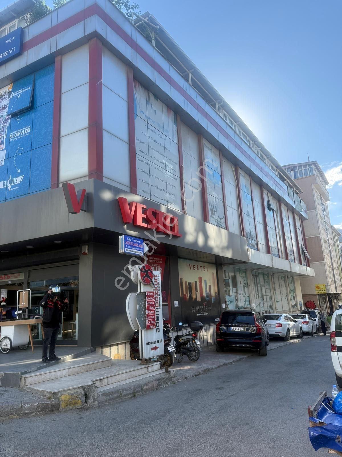 Darıca İstasyon Caddesi Köşe Başı Satıılık 4 Katlı Ticari Bina - Görsel 2