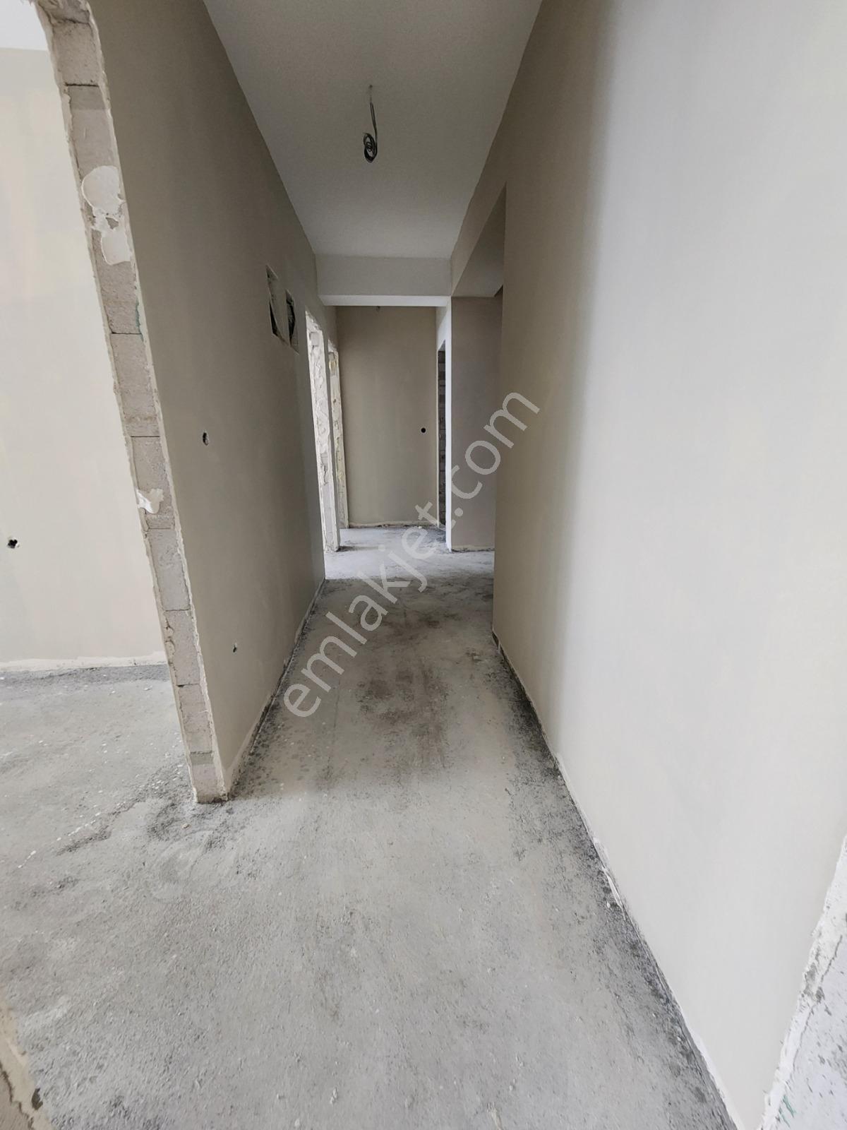 Bulgurlu Merkez'de Metro 2+1 Sıfır Otopark Öncephe Tapumasrafsız - Görsel 17