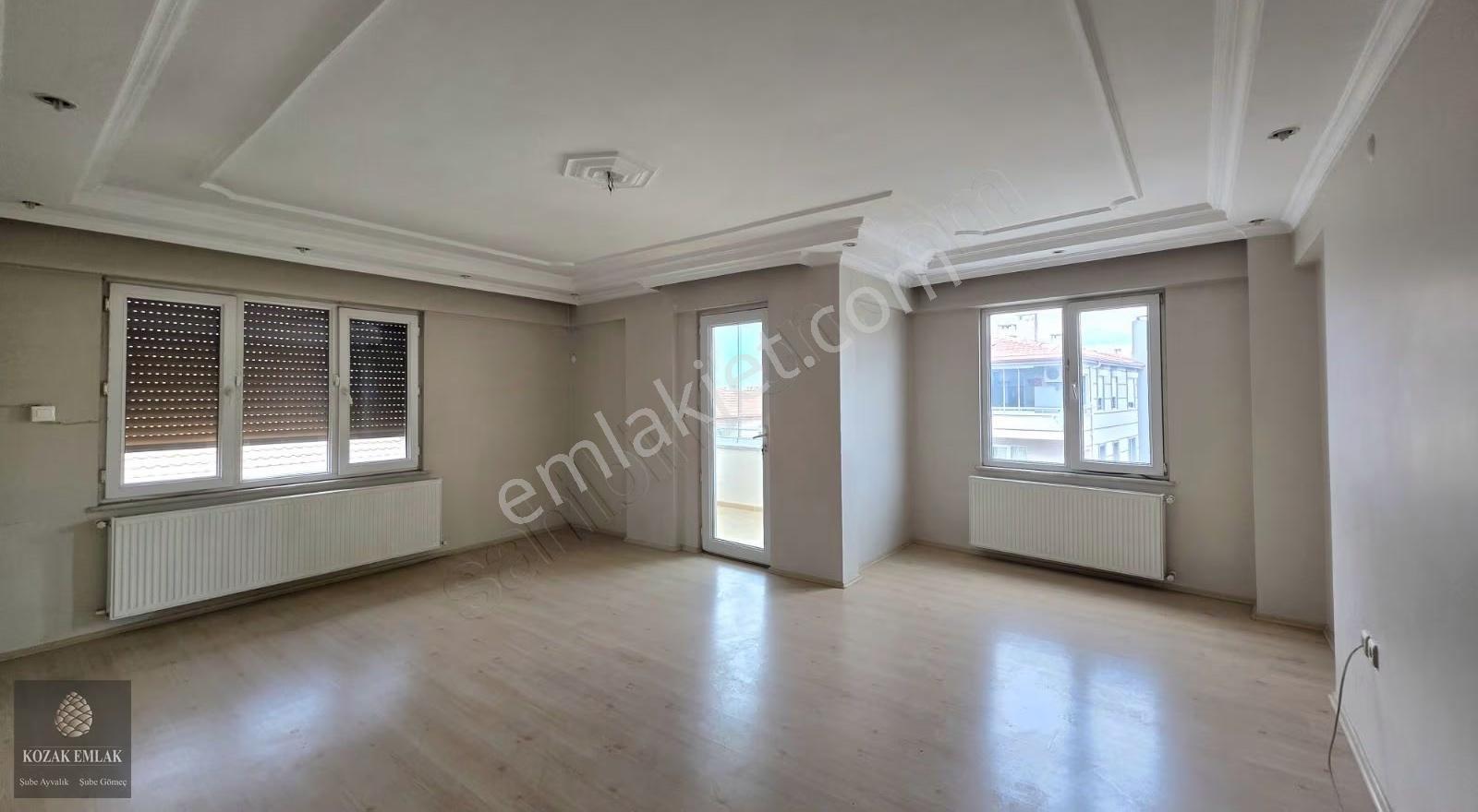Ayvalık Ali Çetinkaya'da Merkezi Konumda Ferah 3+1 Kiralık Daire - Görsel 4