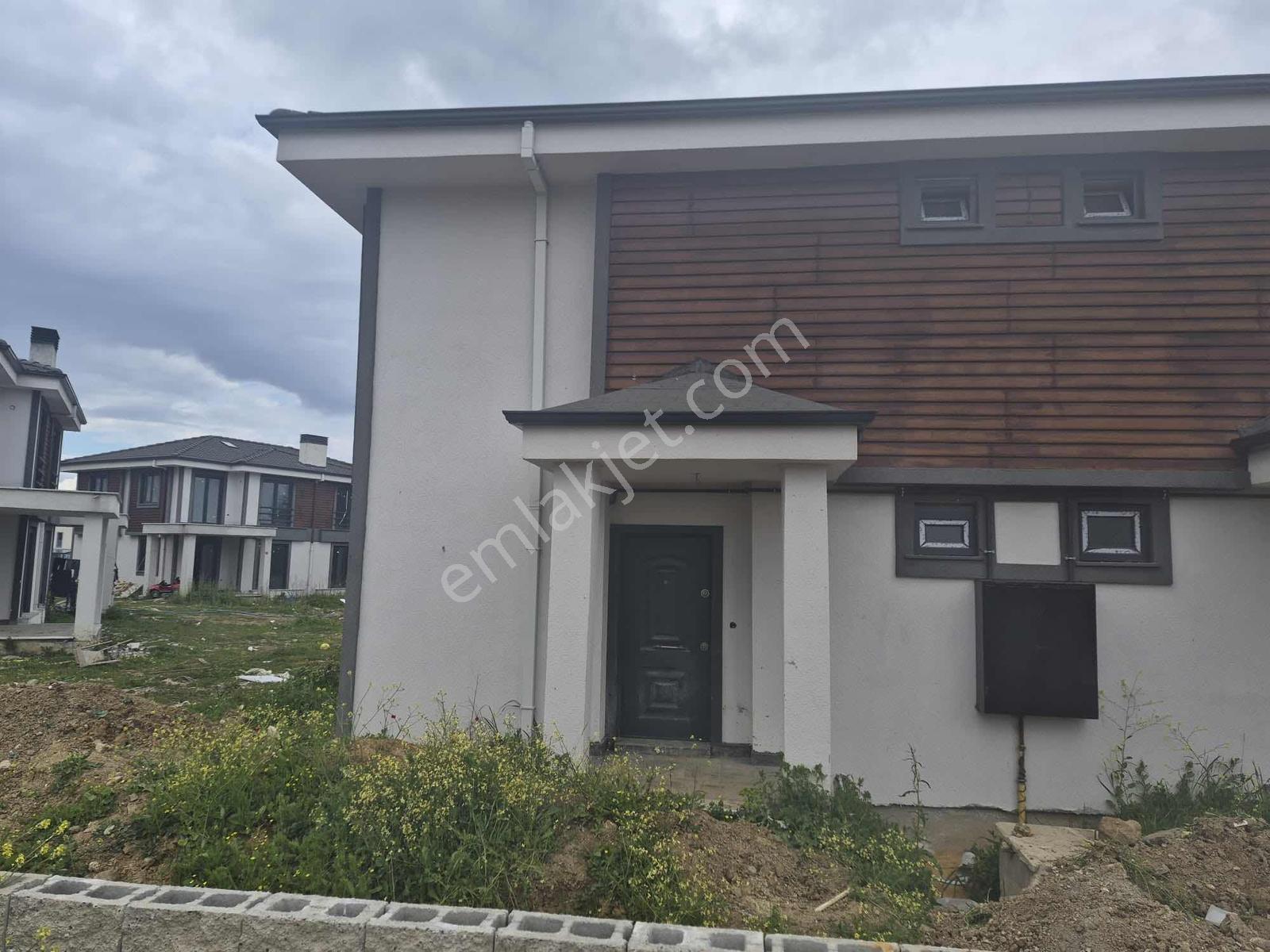 Acil Takasa Uygun Şilede Ultra Lüks 2 Katlı 3+1 Havuzlu Bahçeli - Görsel 10