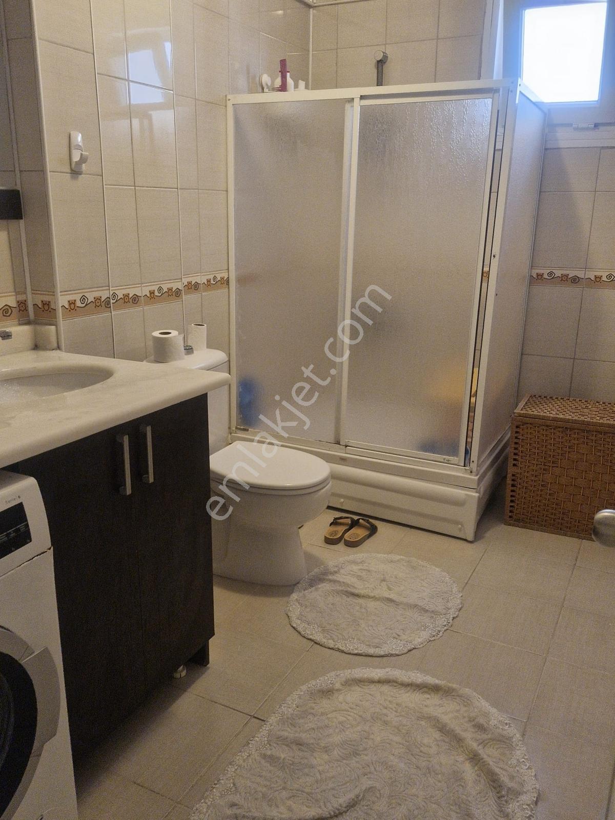 Sağlam'dan İçerenköyde Caddeye Çok Yakın Masrafsız Geniş Daire