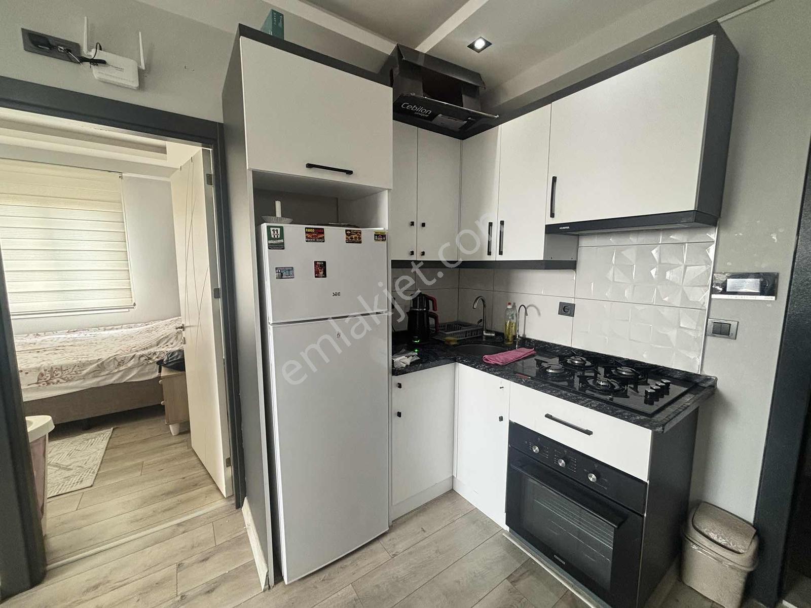 Üniversite Yakını Site İçerisinde 1+1 Caddeye Yakın Eşyalı Lüx - Görsel 2