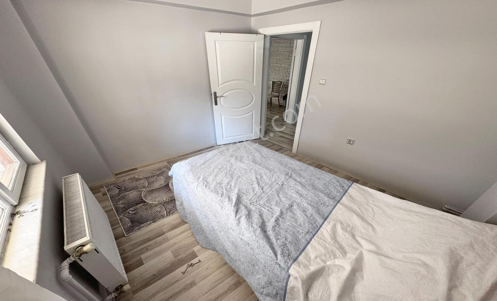 19 Mayıs Mahalle'si Cadde Yakını Kat Konumunda Eşyalı 3+1 Daire - Görsel 28