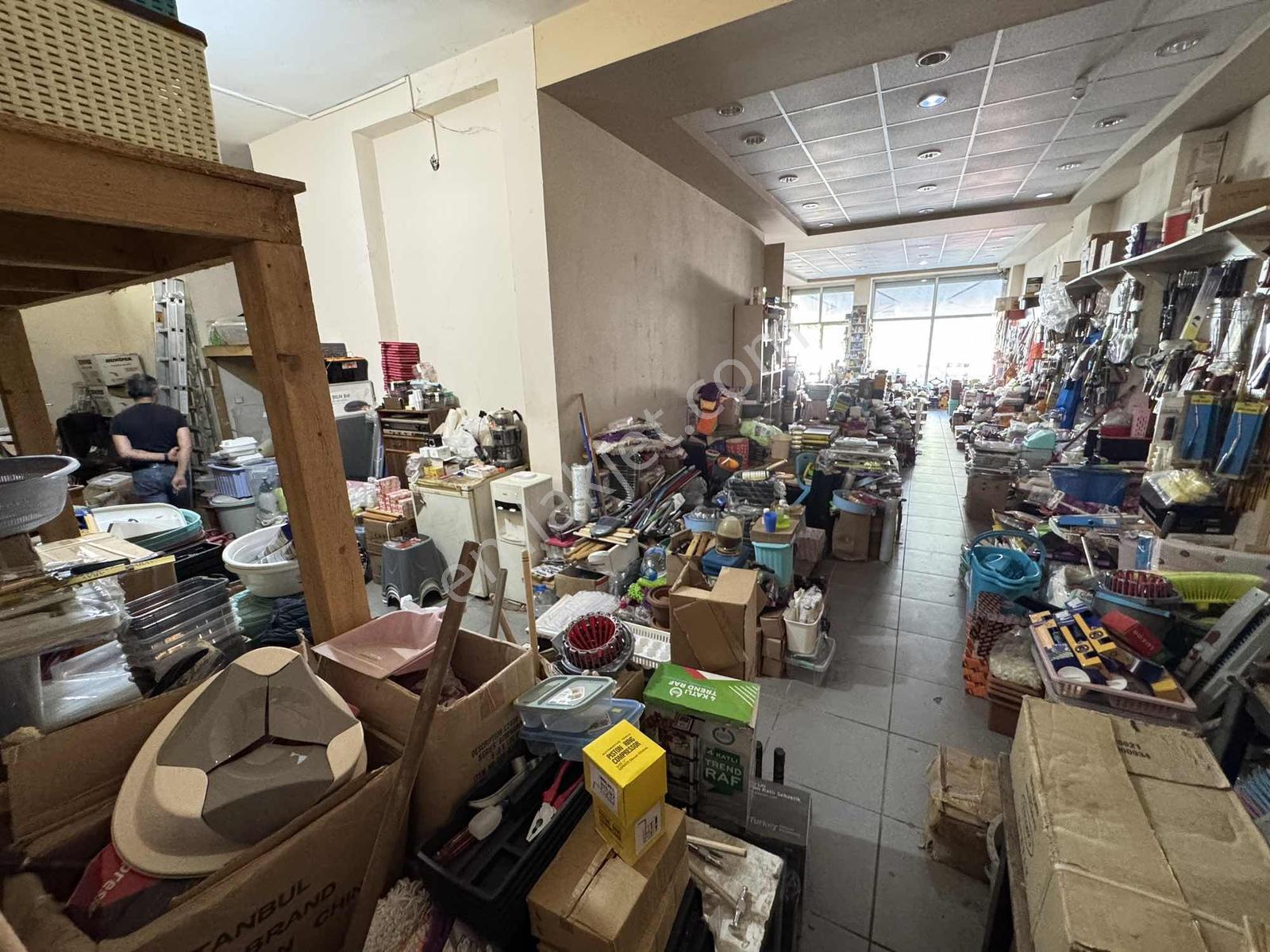 Silahtarağada Karadeniz Caddesi Üzerinde Satılık 150m2 Dükkan - Görsel 13