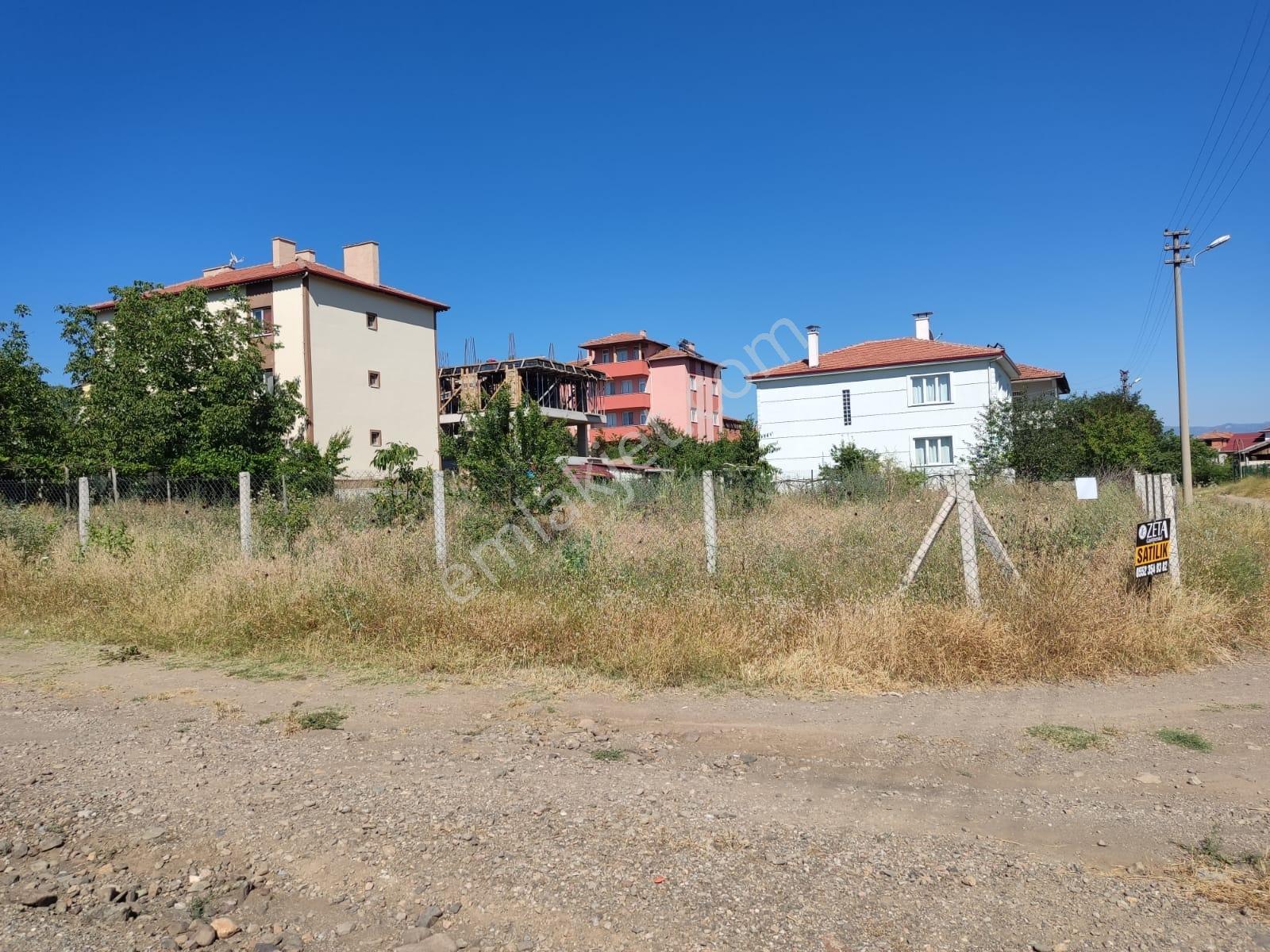 Kamil Yolu Üzerinde Yan Yana 3 Arsa - Görsel 15