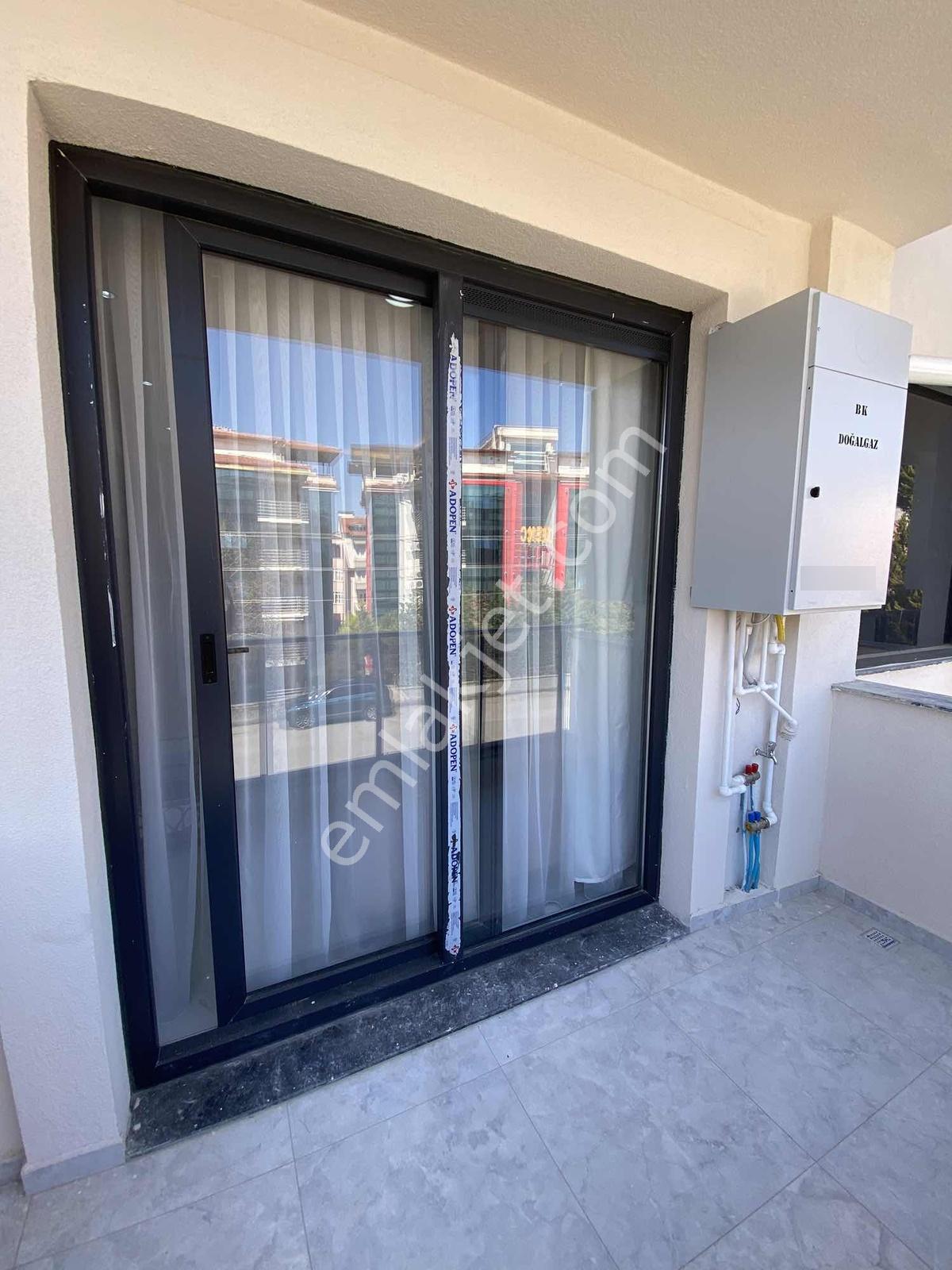 Bursa Caddesinde Balkonlu Ön Cephe 1+1 Sıfır Kiracılı Apt - Görsel 4
