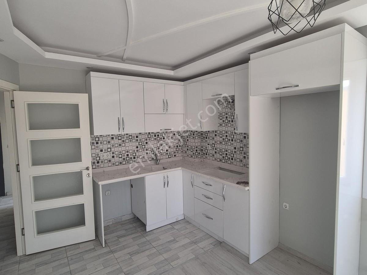 Gültepe'de 2+1 Açık Mutfak 2 Katlı Caddeye Yakın Satılık Daire