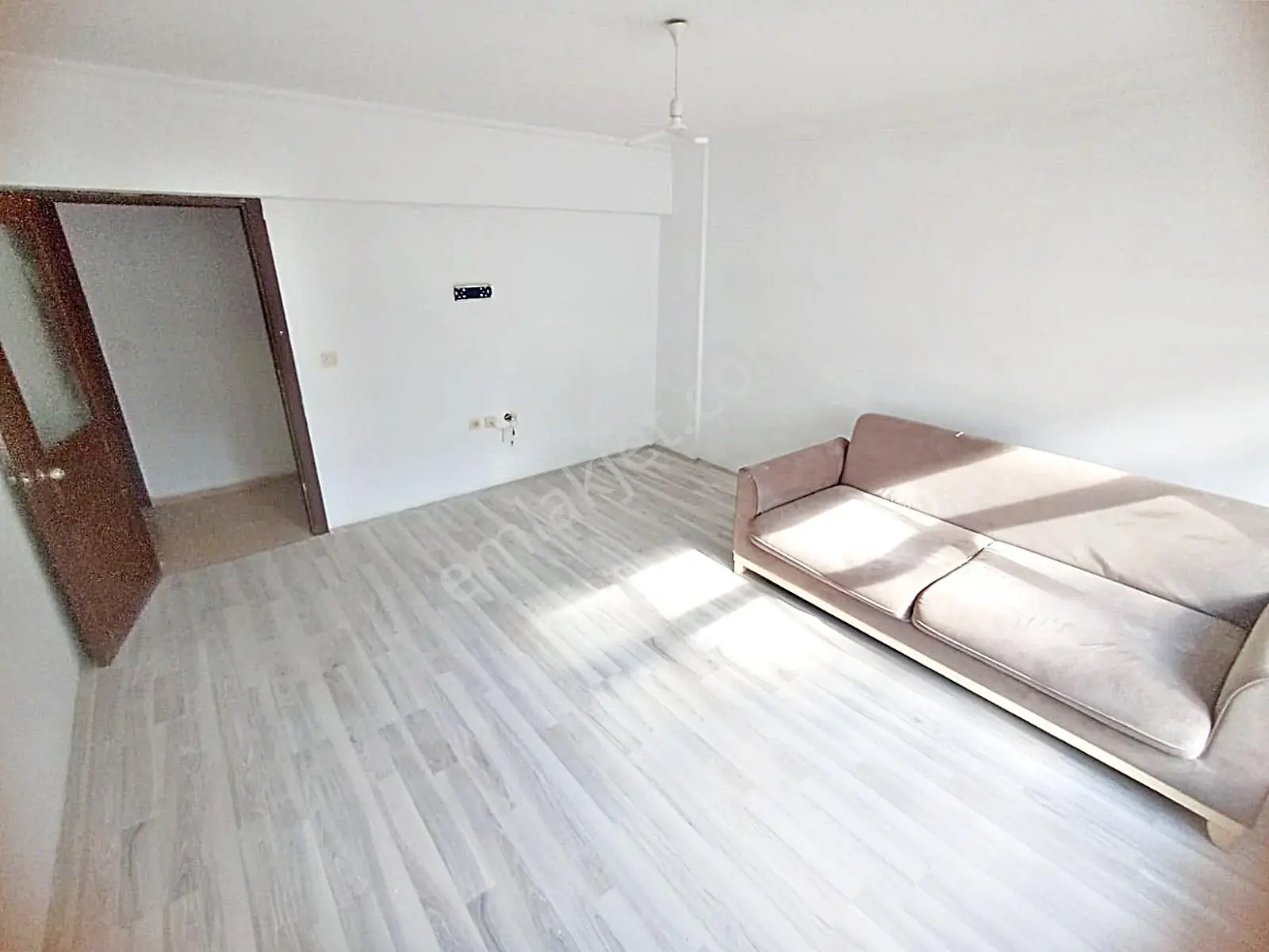 Han Gayrmenkulden Bağlum Merkezde 3+1 Ara Katta Uygun Kiralık - Görsel 3