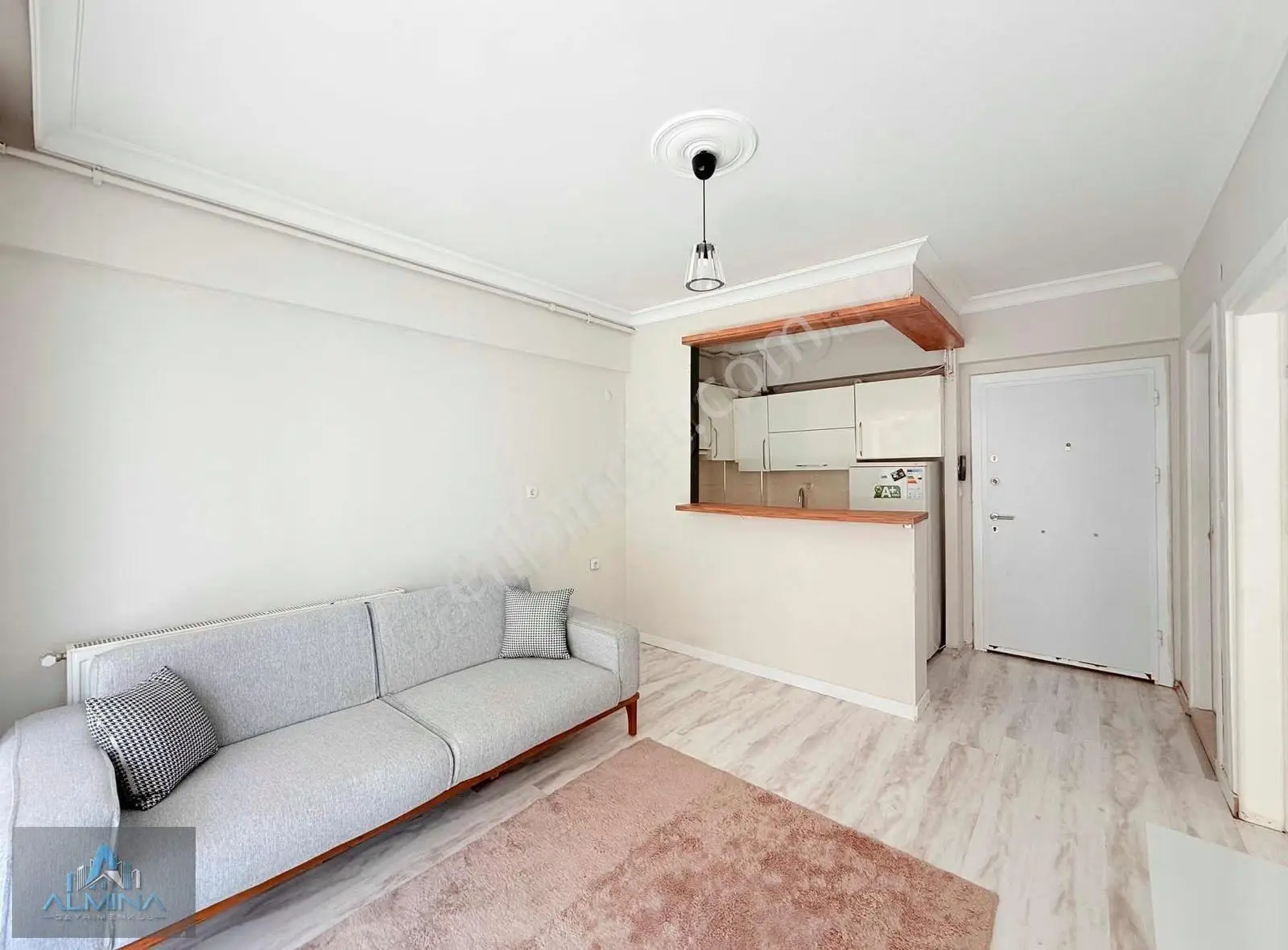 Almina'dan 1+1 Lüks Tasarımlı Geniş M2 Kiralık Daire - Görsel 3