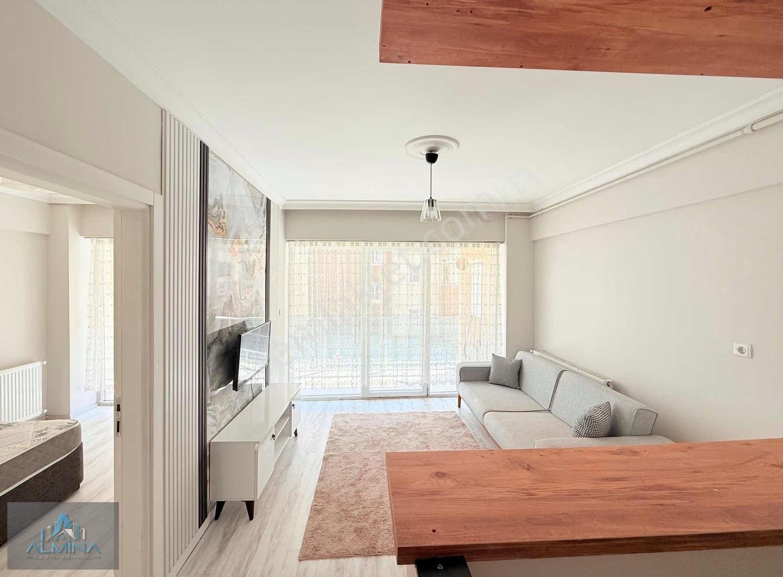 Almina'dan 1+1 Lüks Tasarımlı Geniş M2 Kiralık Daire - Görsel 17
