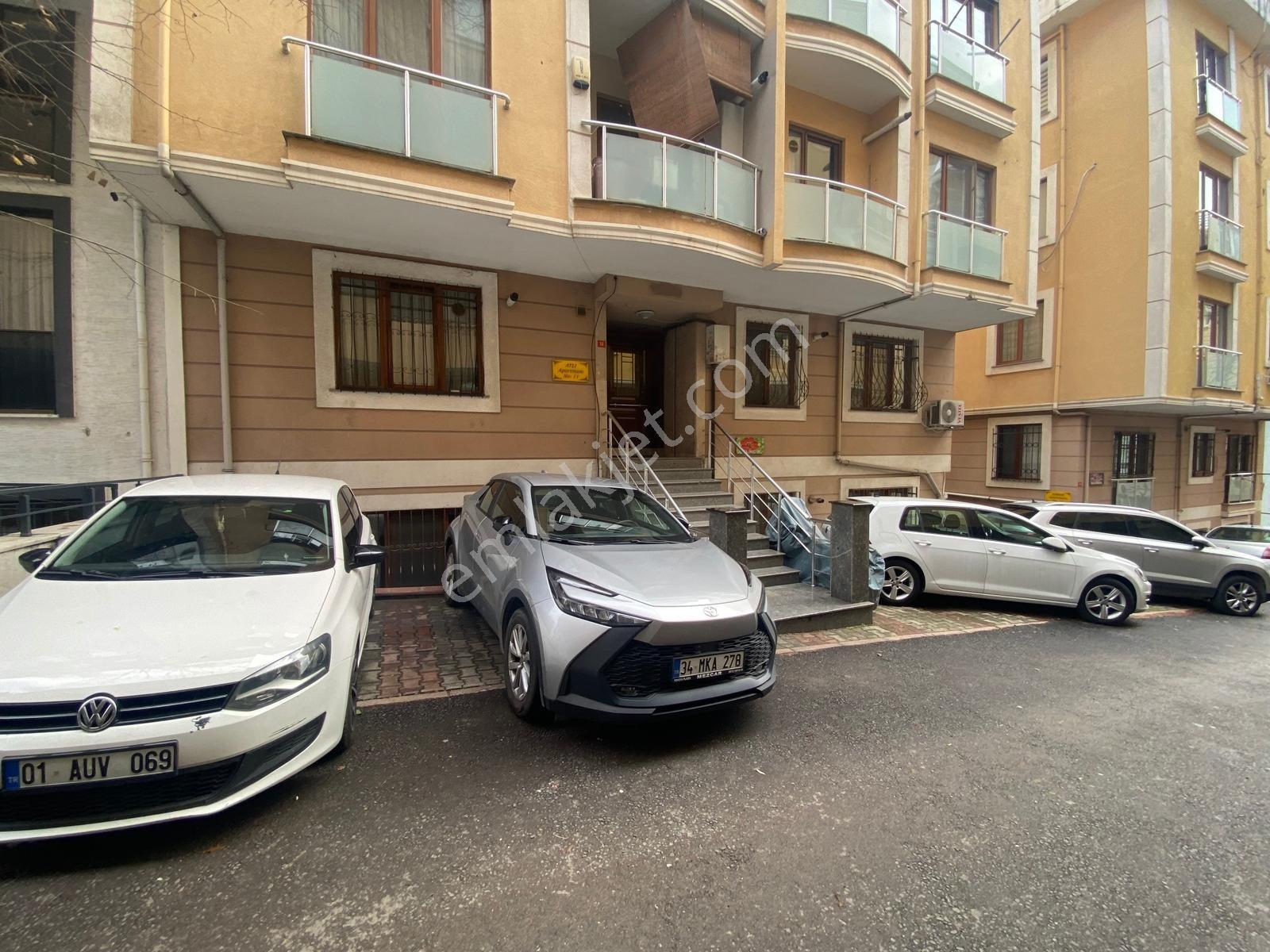 Evinibul'dan Metroya En Yakın Binada 80m2 2+1 Y.giriş