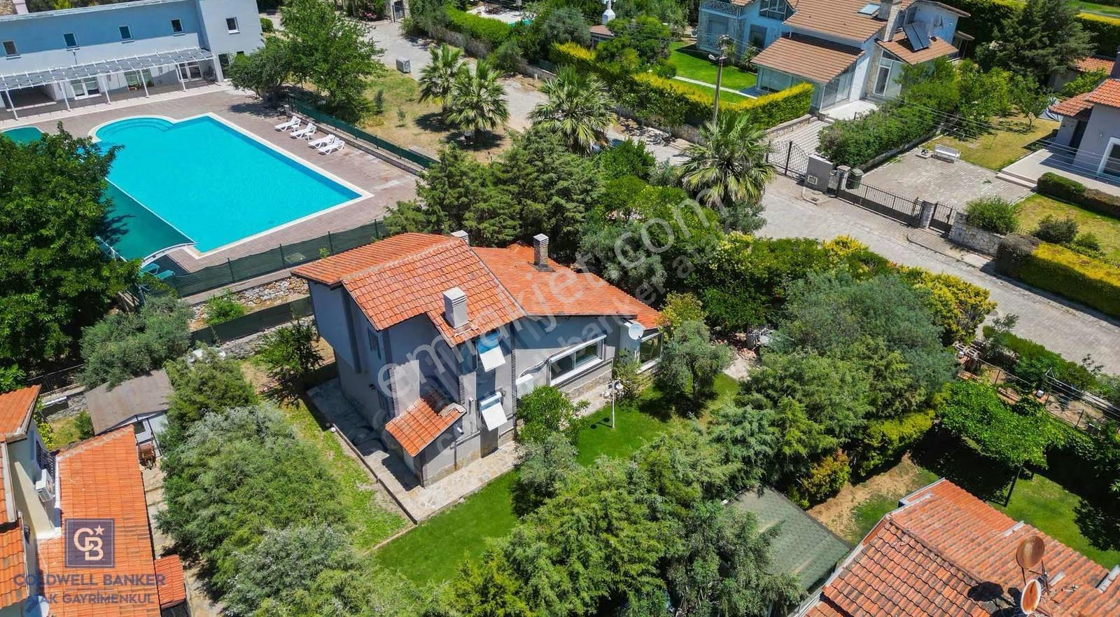 Urla Bademler Tam Müstakil Satılık Villa
