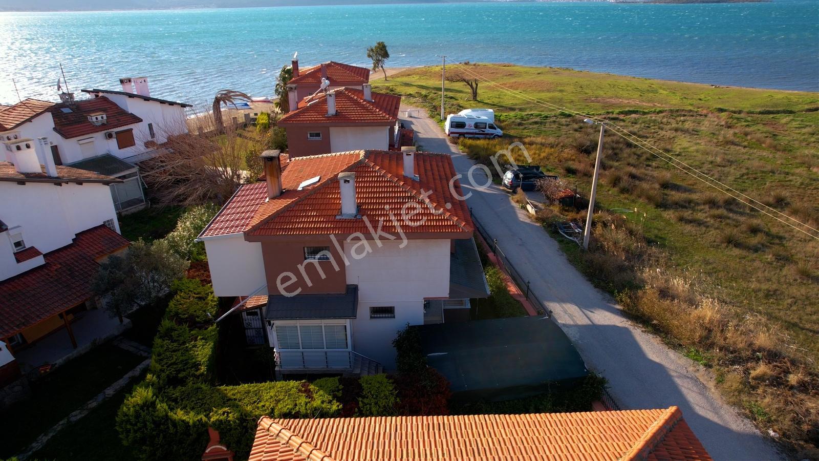Urla Torasan'da Denize 50 M. Mesafede, Tam Müstakil Villa - Görsel 6