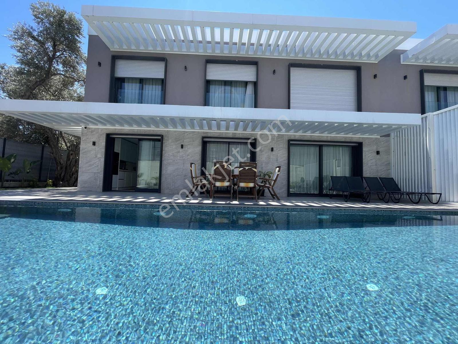İzmir Çeşme Ayayorgi Denize 300 M Havuzlu Kiralik Villa - Görsel 11
