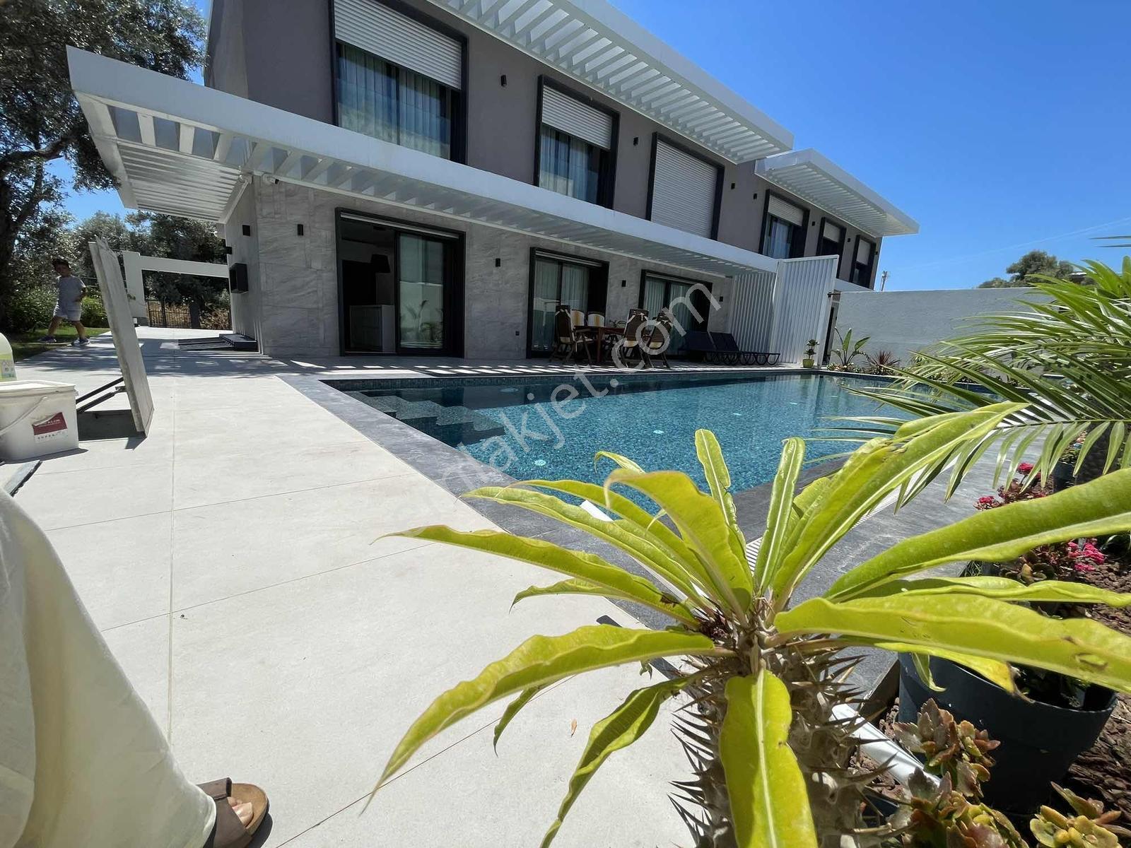 İzmir Çeşme Ayayorgi Denize 300 M Havuzlu Kiralik Villa - Görsel 10