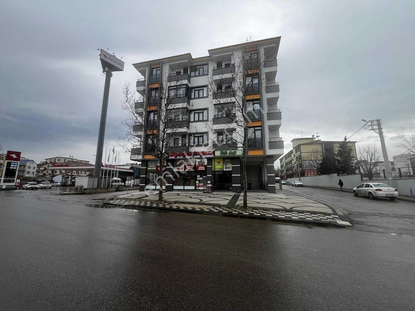 Atatürk Caddesinde Satılık 390 M2 Köşe Başı İskanlı Dükkan - Görsel 17