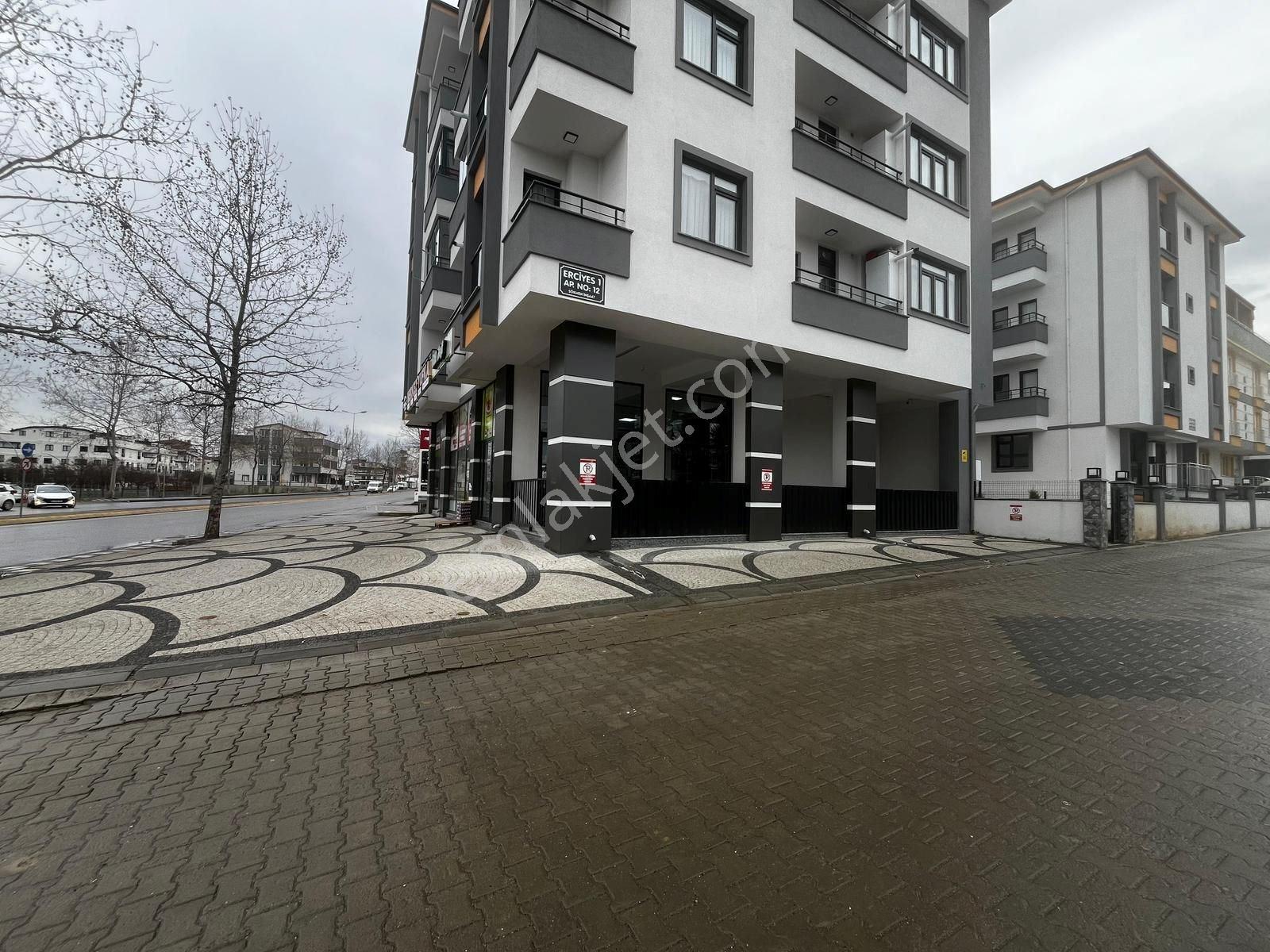 Atatürk Caddesinde Satılık 390 M2 Köşe Başı İskanlı Dükkan - Görsel 23