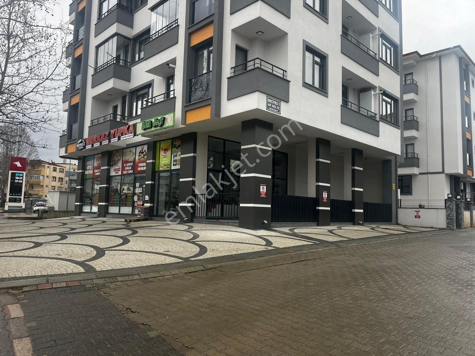 Atatürk Caddesinde Satılık 390 M2 Köşe Başı İskanlı Dükkan - Görsel 27