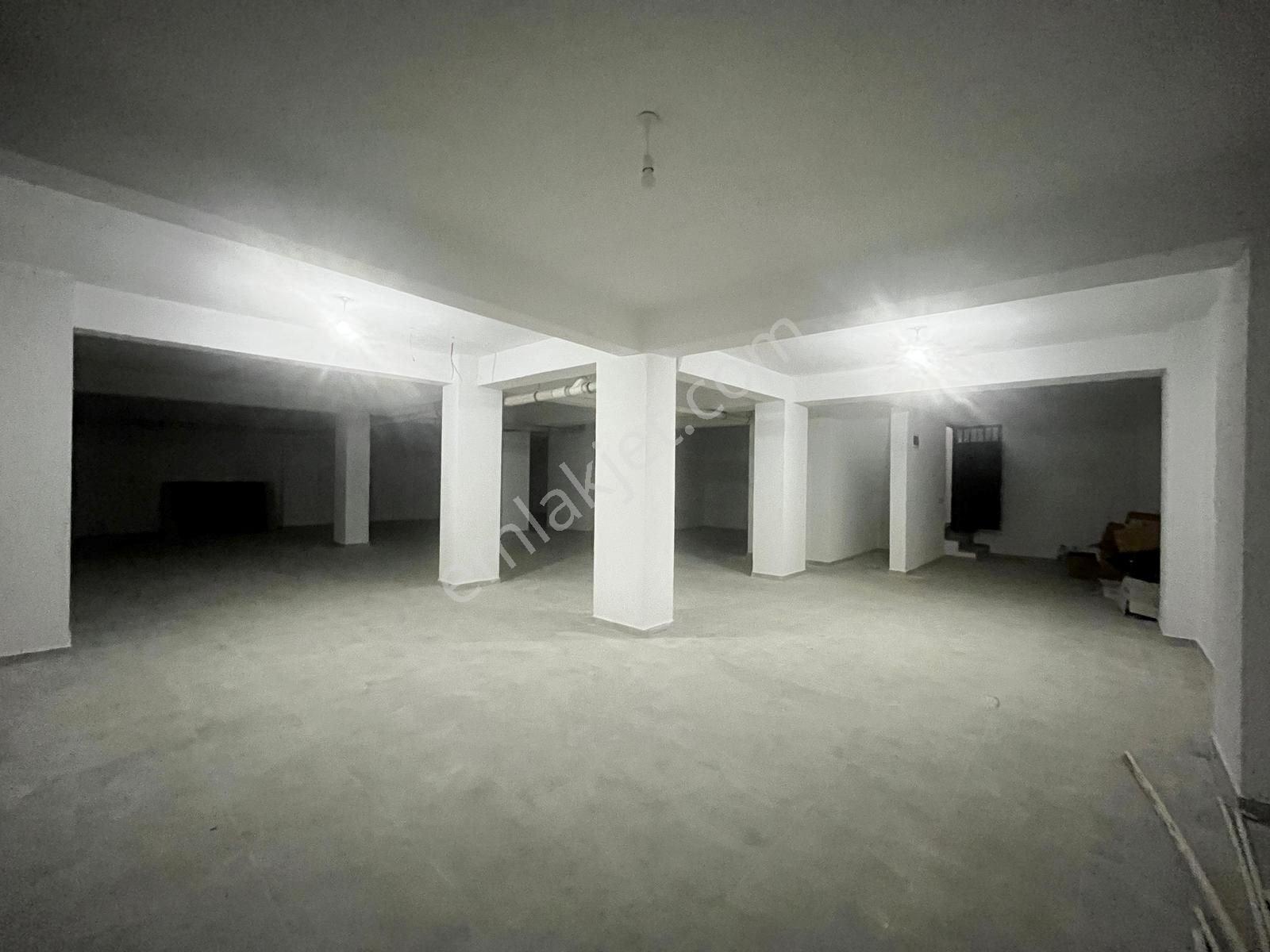 Atatürk Caddesinde Satılık 390 M2 Köşe Başı İskanlı Dükkan - Görsel 4