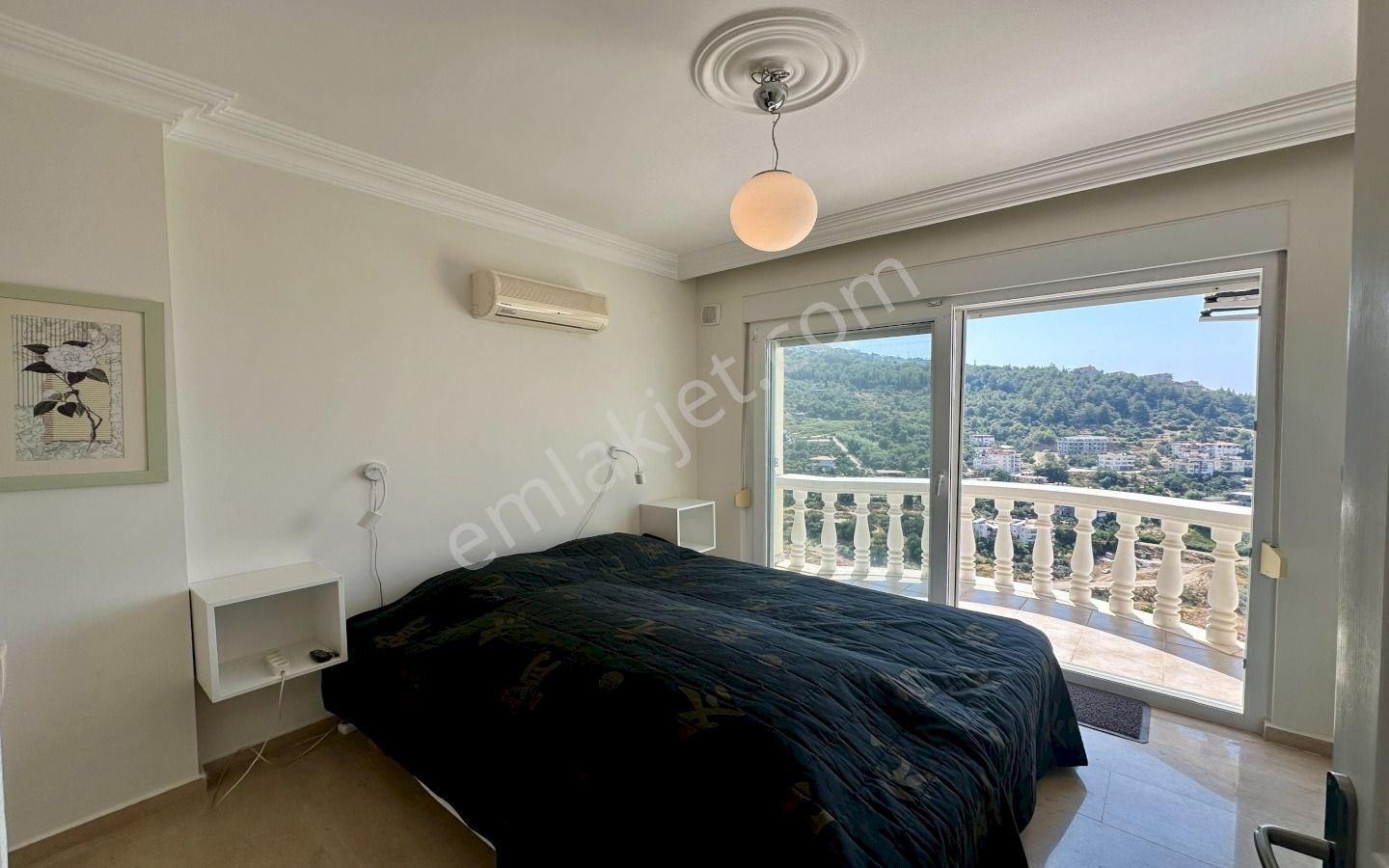 Alanya Tepe'de Deniz Manzaralı Müstakil Havuzlu 3+1 Lüks Villa - Görsel 6