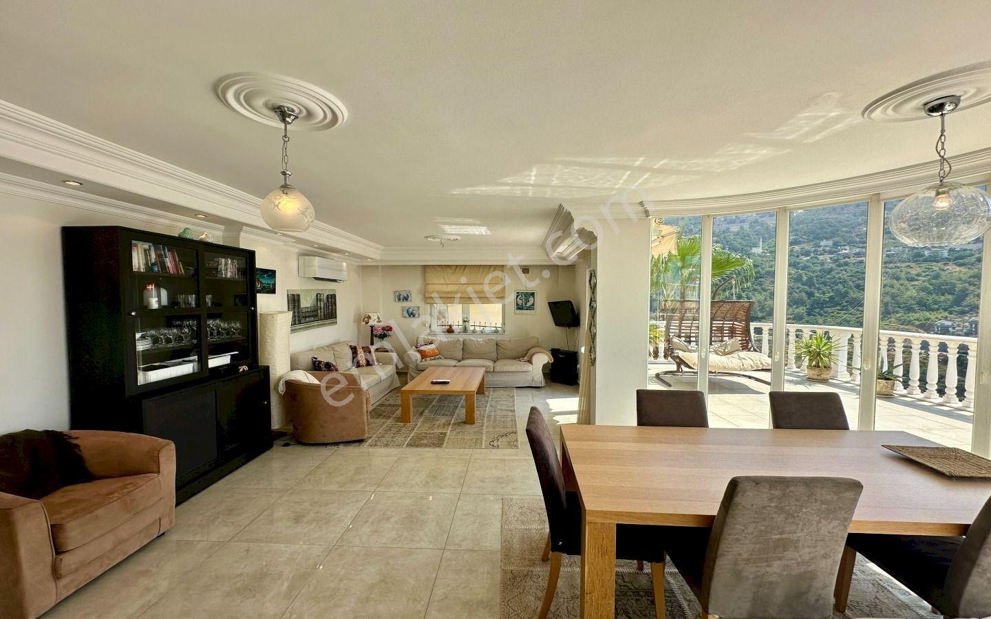 Alanya Tepe'de Deniz Manzaralı Müstakil Havuzlu 3+1 Lüks Villa - Görsel 2
