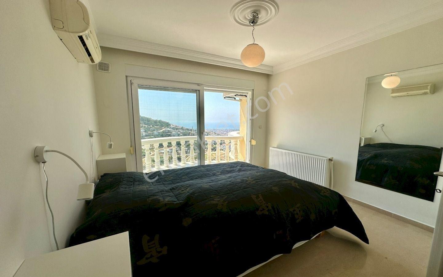 Alanya Tepe'de Deniz Manzaralı Müstakil Havuzlu 3+1 Lüks Villa - Görsel 7