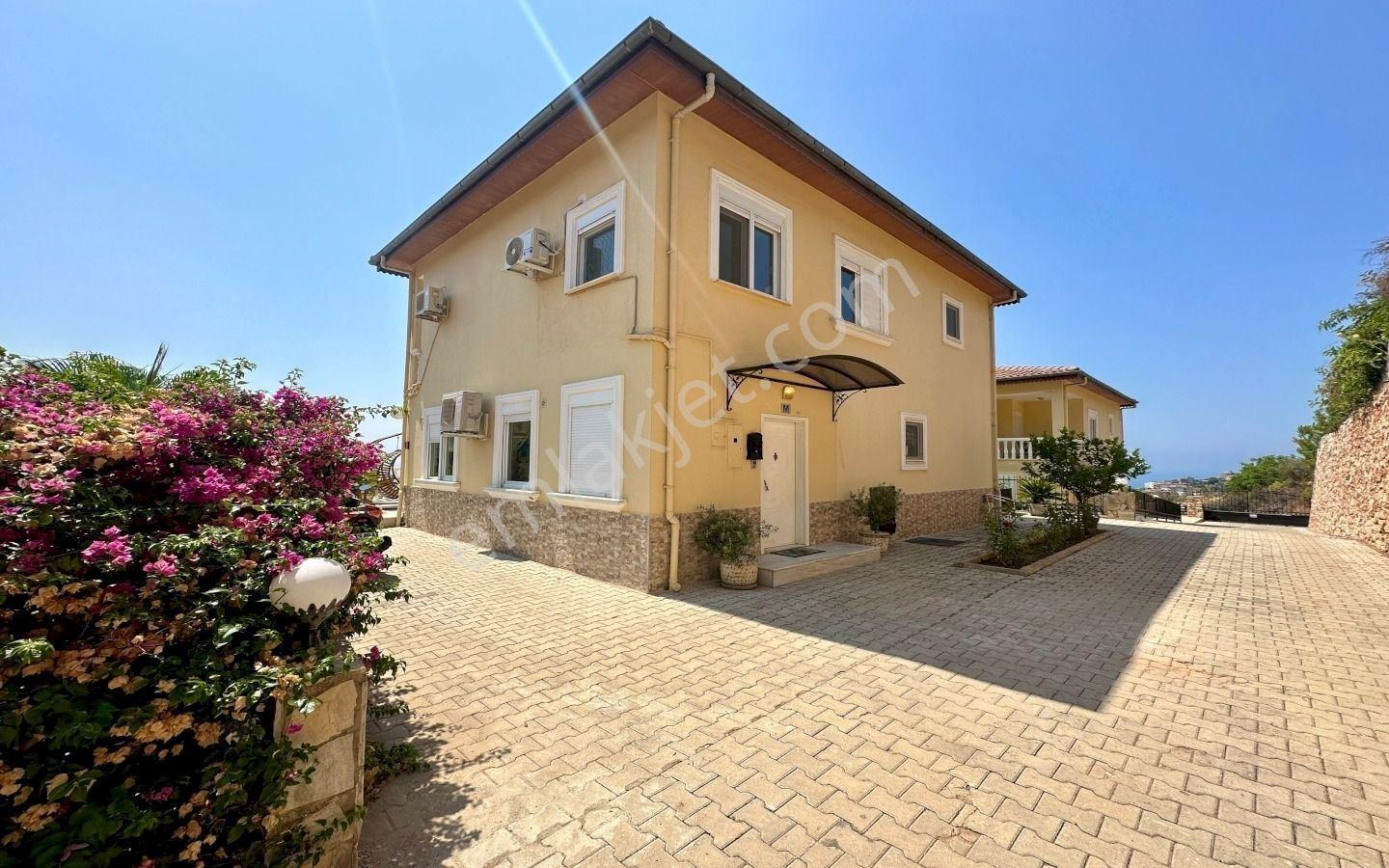 Alanya Tepe'de Deniz Manzaralı Müstakil Havuzlu 3+1 Lüks Villa - Görsel 22