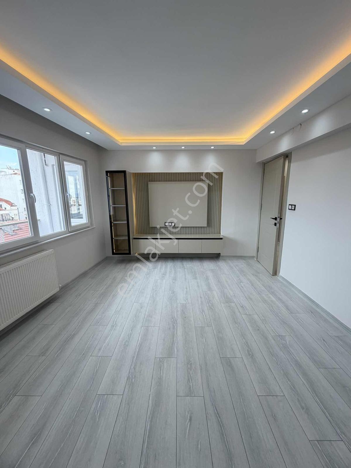 Emlak Center'dan Satılık 3+1 Kapalı Mutfak Asansörlü Daire - Görsel 14