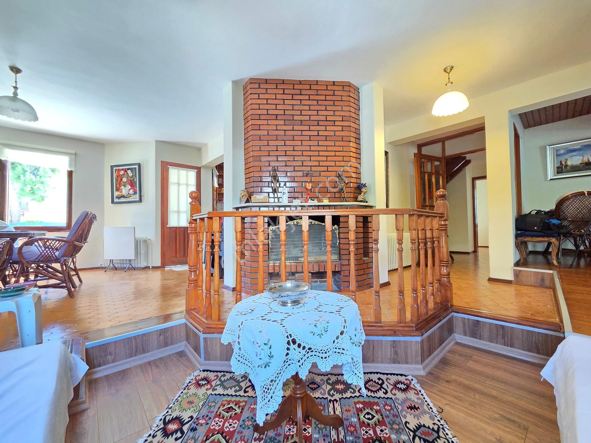 Kemer Merkez'de Denize 300 Metre 5+1 Satılık Havuzlu Villa, 260 M² - Görsel 24