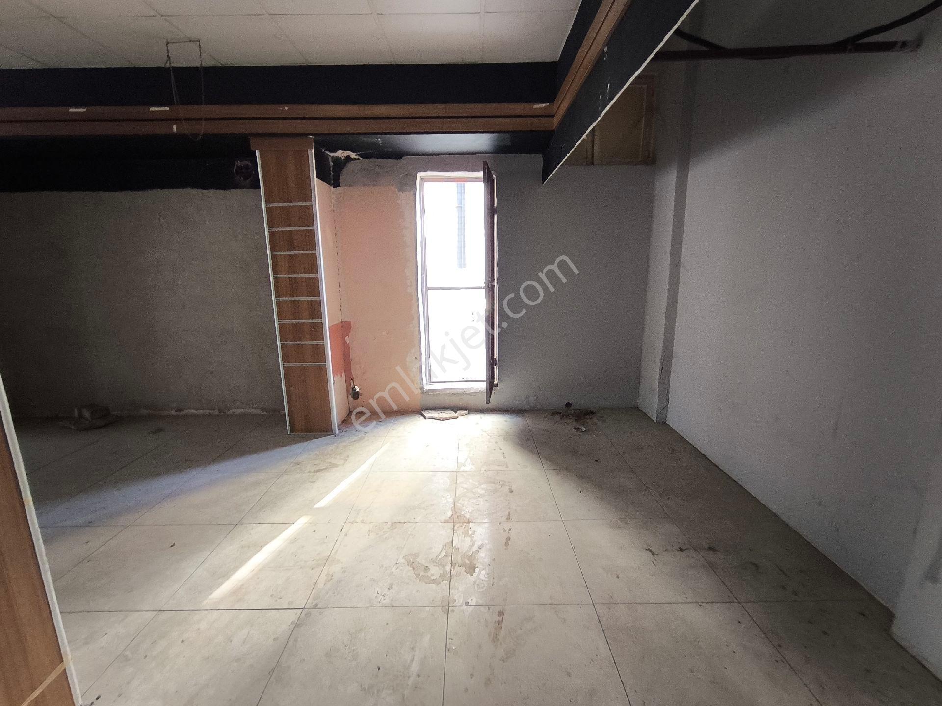 Alaşehir Sarıkız Meydaninda Kiralık Dükkan Mağaza - Görsel 9