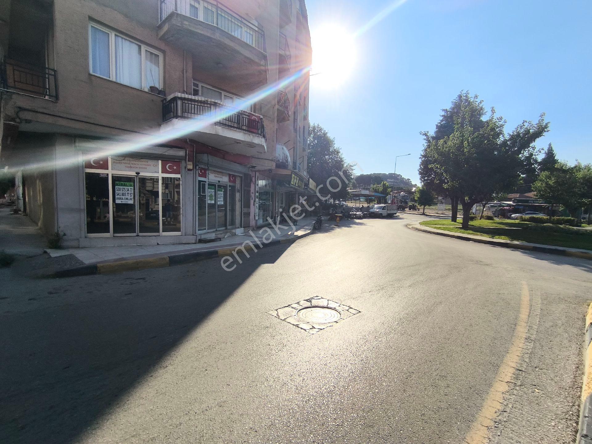 Alaşehir Sarıkız Meydaninda Kiralık Dükkan Mağaza - Görsel 3